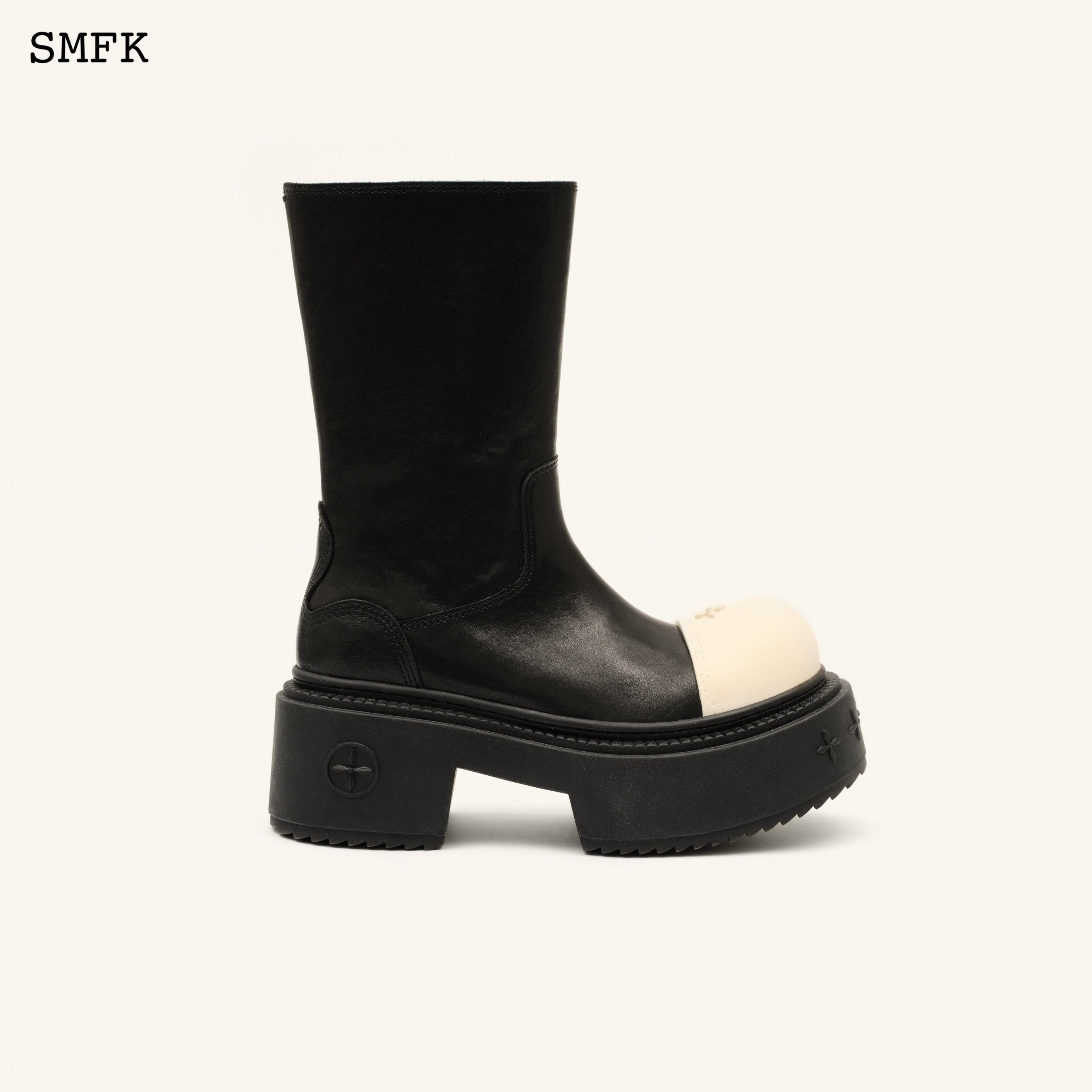 Compass Rider Low Boots In Black And White - SMFK Official