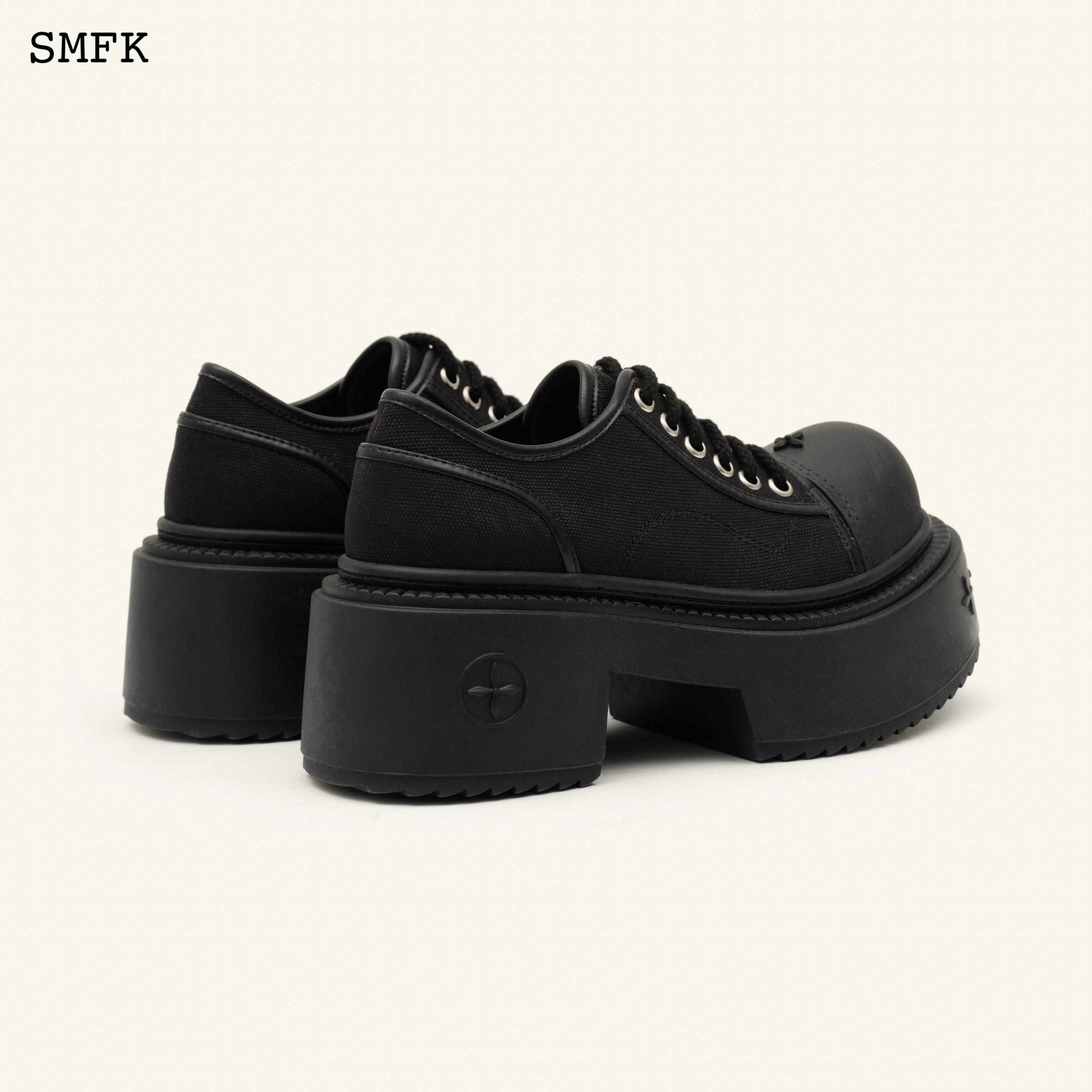 Compass Rider Low-Top Boots In Black - SMFK Official