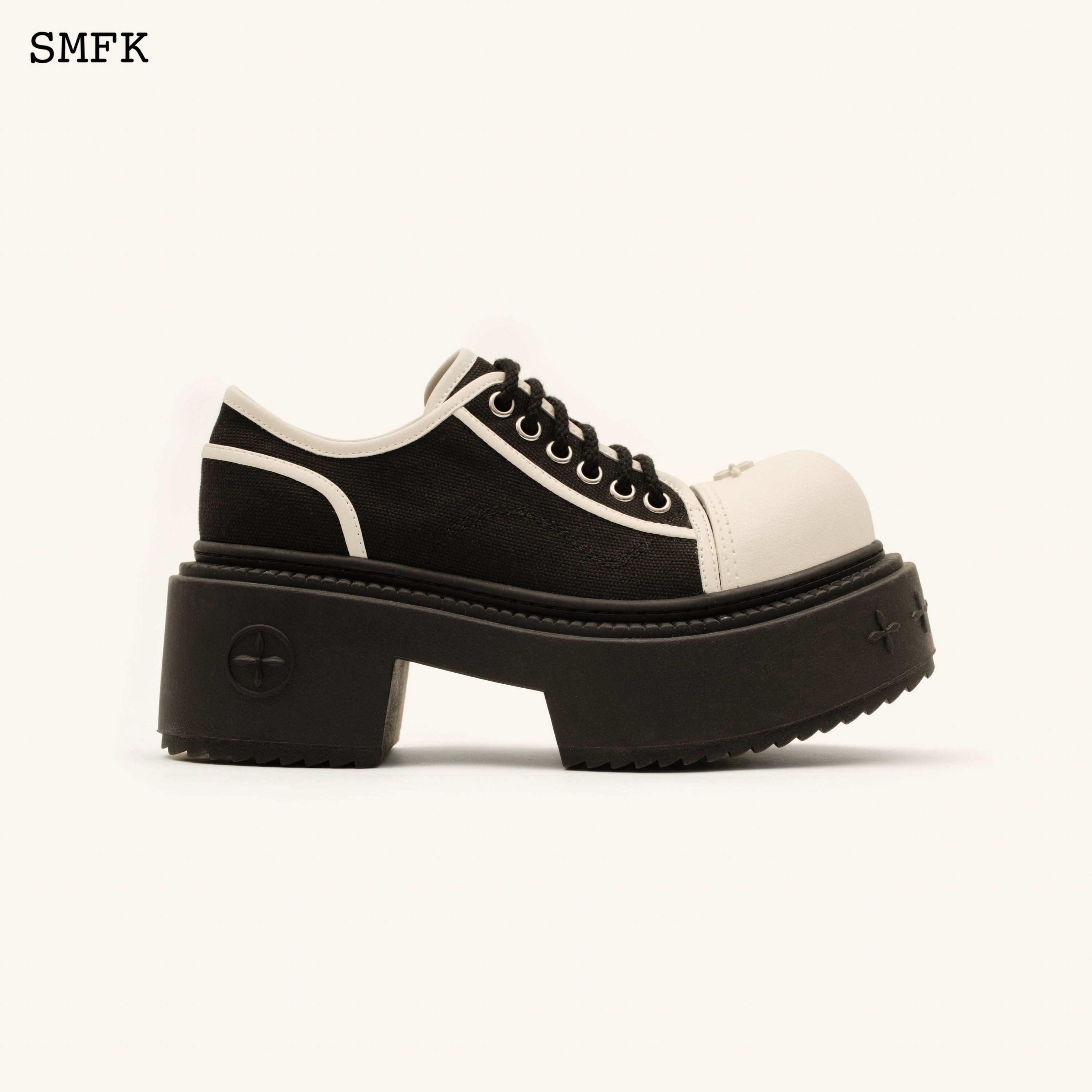 Compass Rider Low-Top Boots In Black And White - SMFK Official