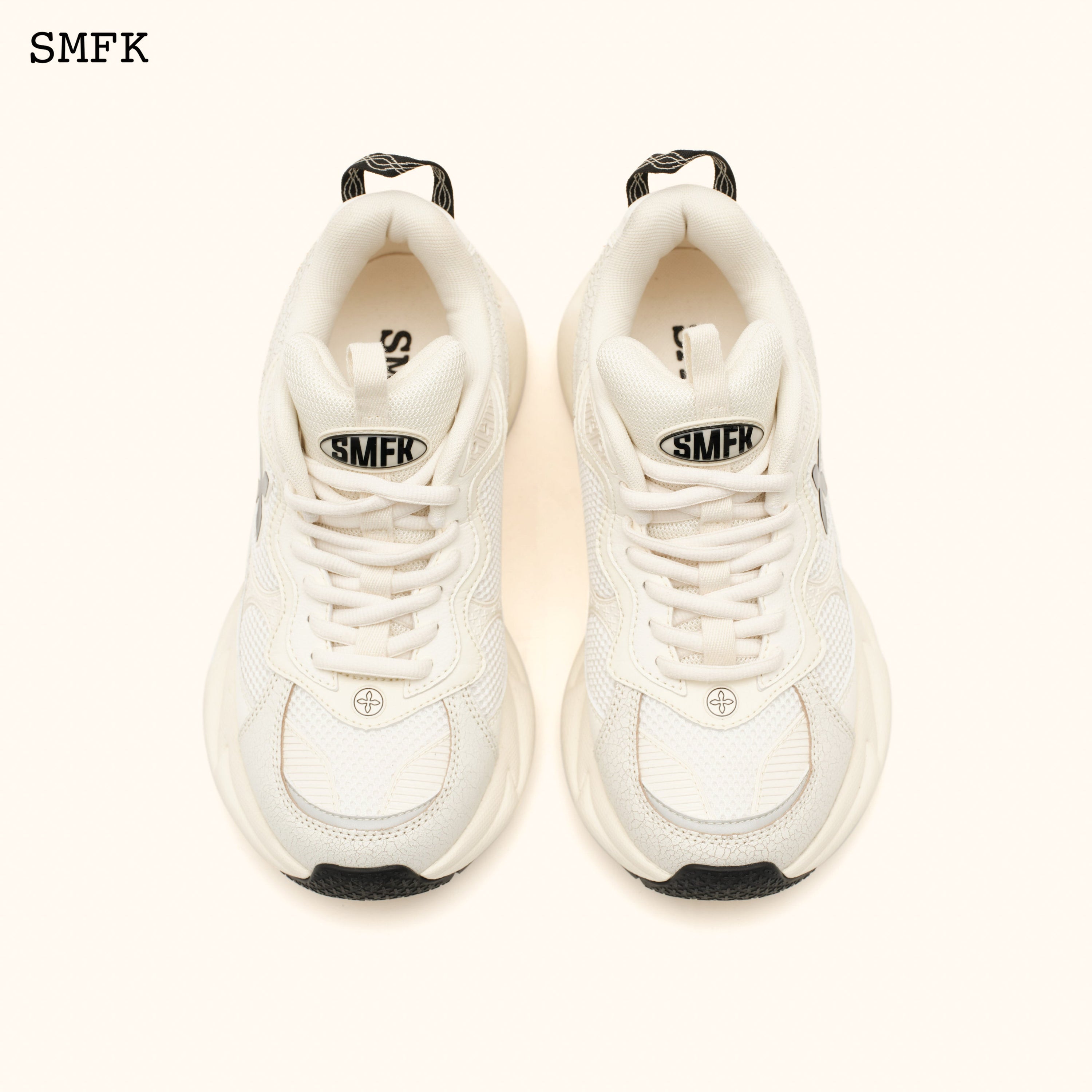 Compass Wave Retro Jogging Shoes In White - SMFK Official