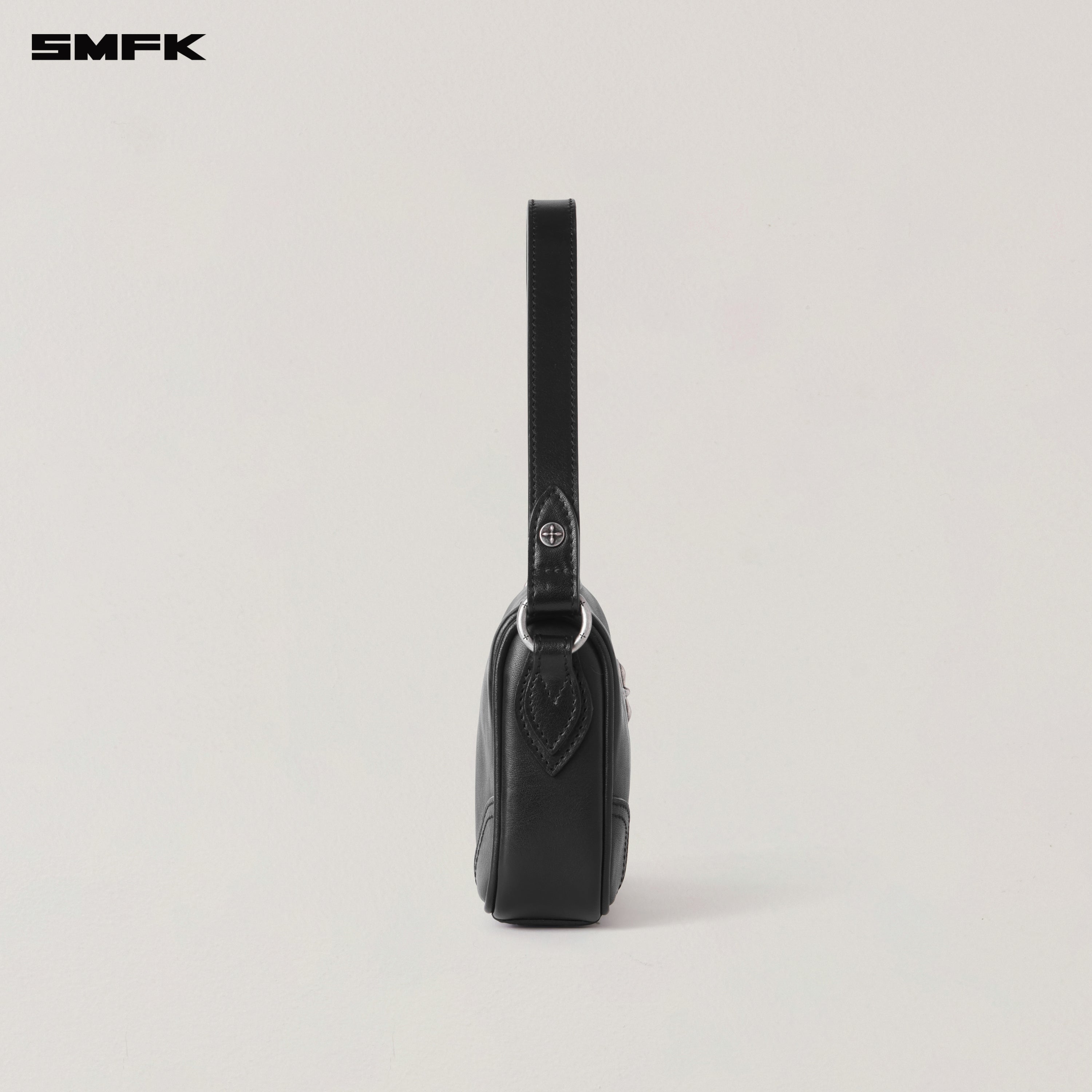 ワイルドオリジン レザーショルダーバッグ/スモール ウィルダネス ブラック