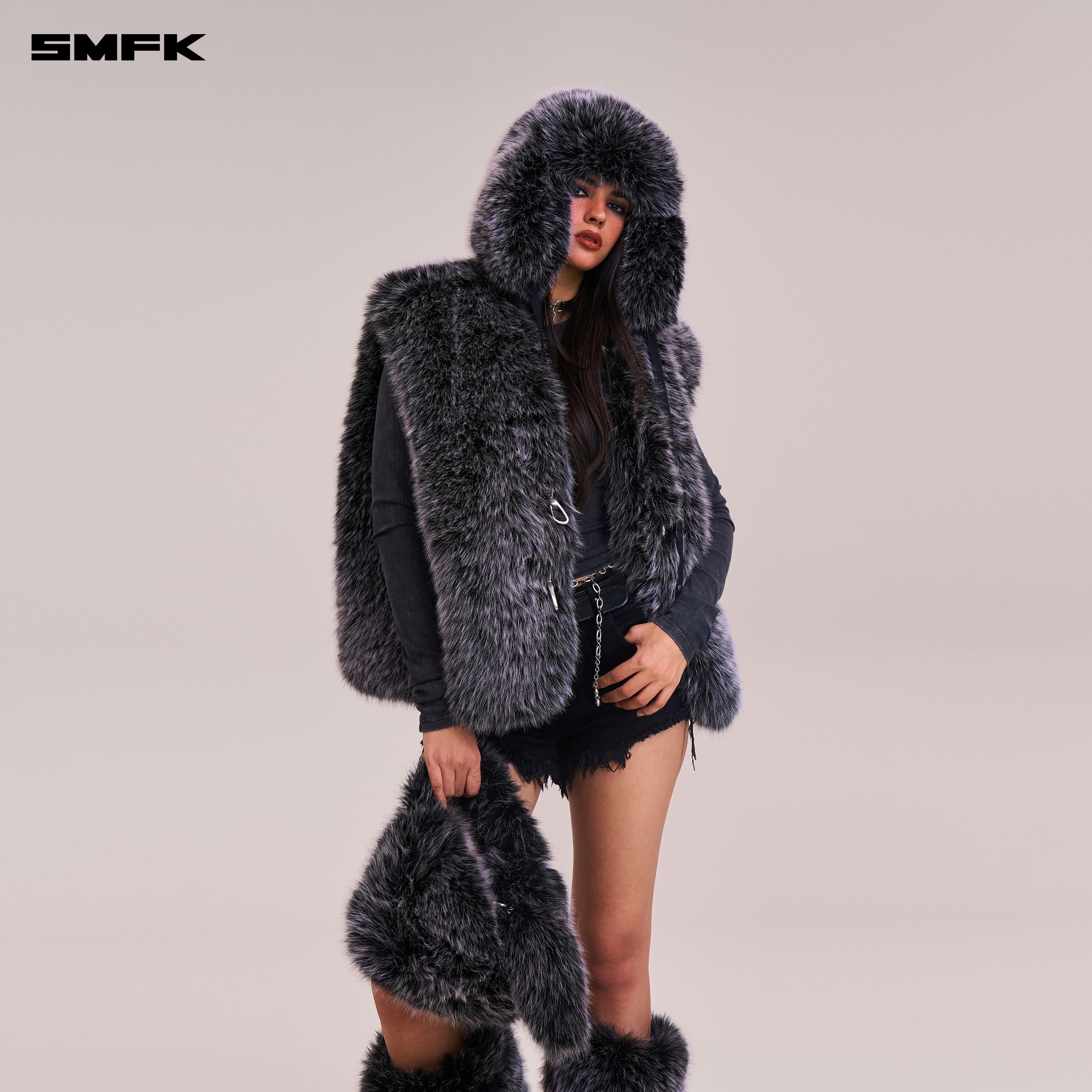 COMPASS COBBLE FURRY BAG/SMALL SILVER FOX