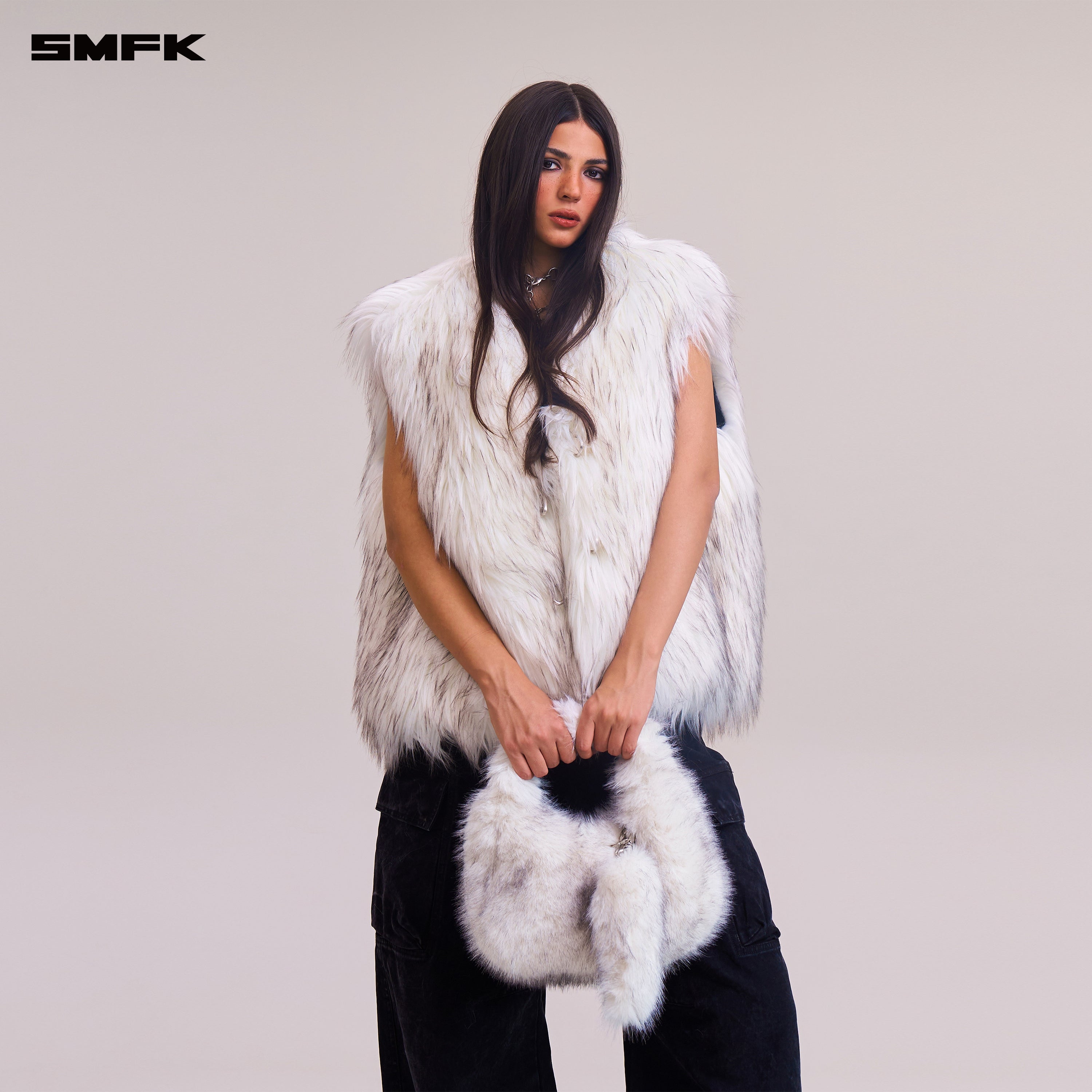 COMPASS COBBLE FURRY BAG/SMALL ARCTIC FOX WHITE