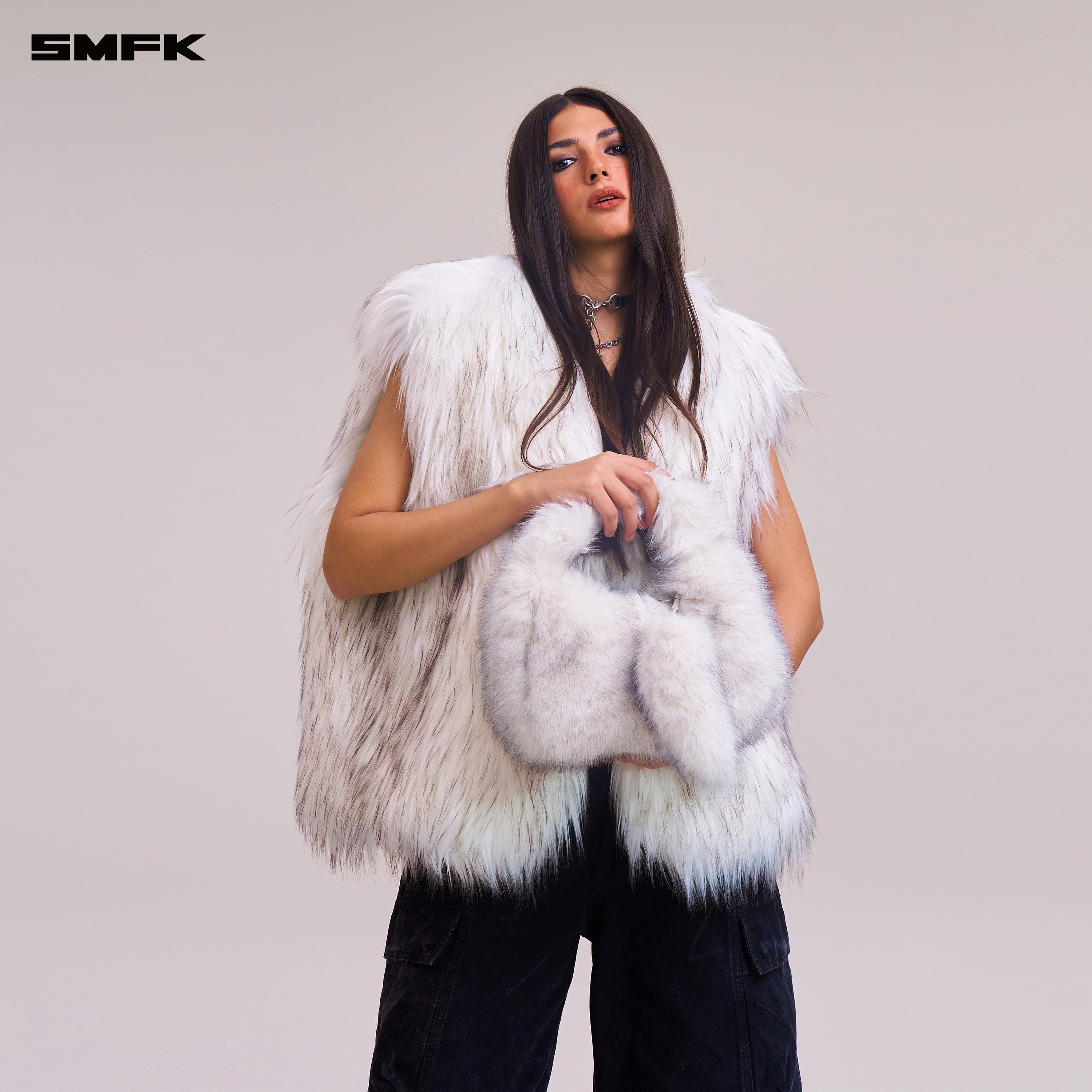 COMPASS COBBLE FURRY BAG/SMALL ARCTIC FOX WHITE