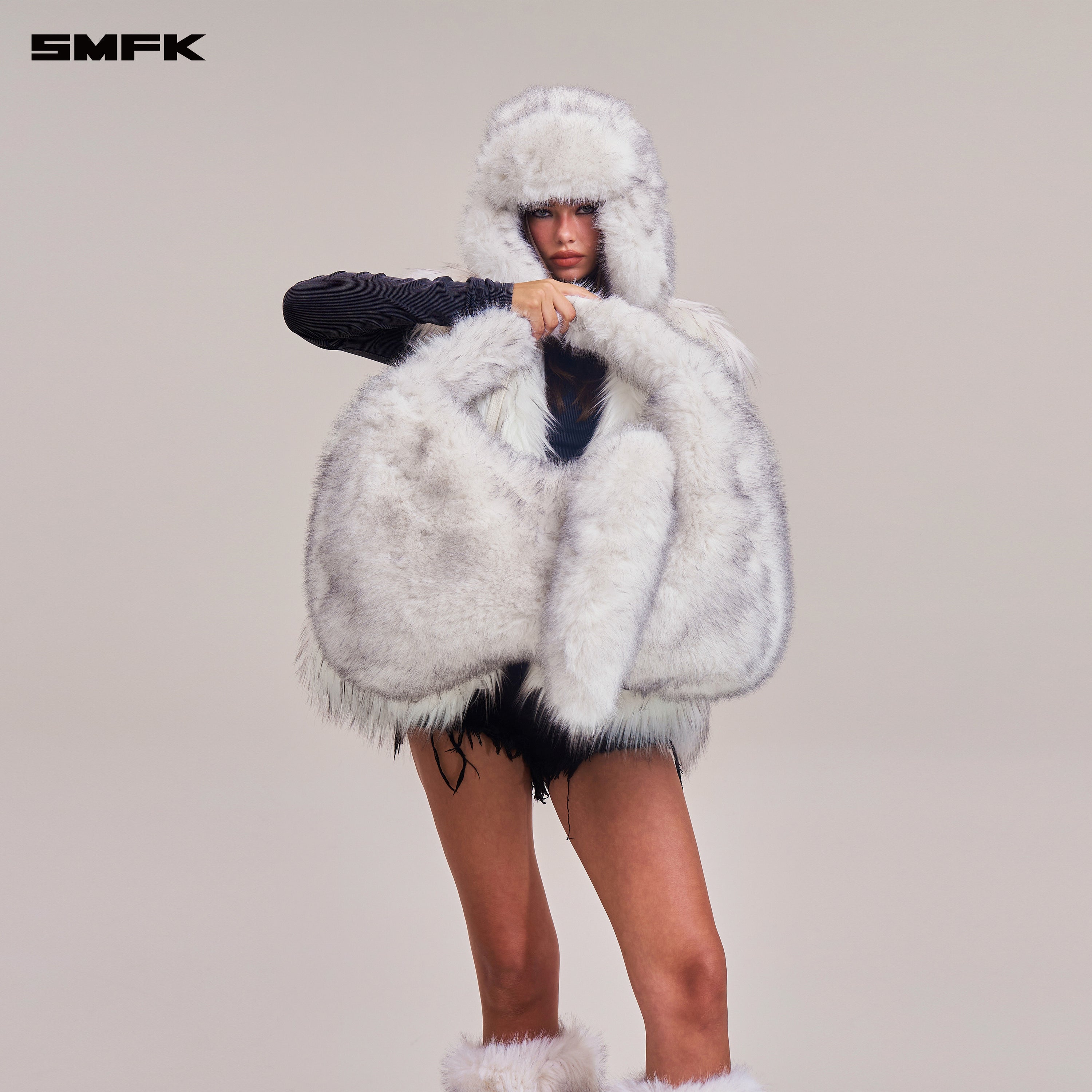 COMPASS COBBLE FURRY BAG/LARGE ARCTIC FOX WHITE