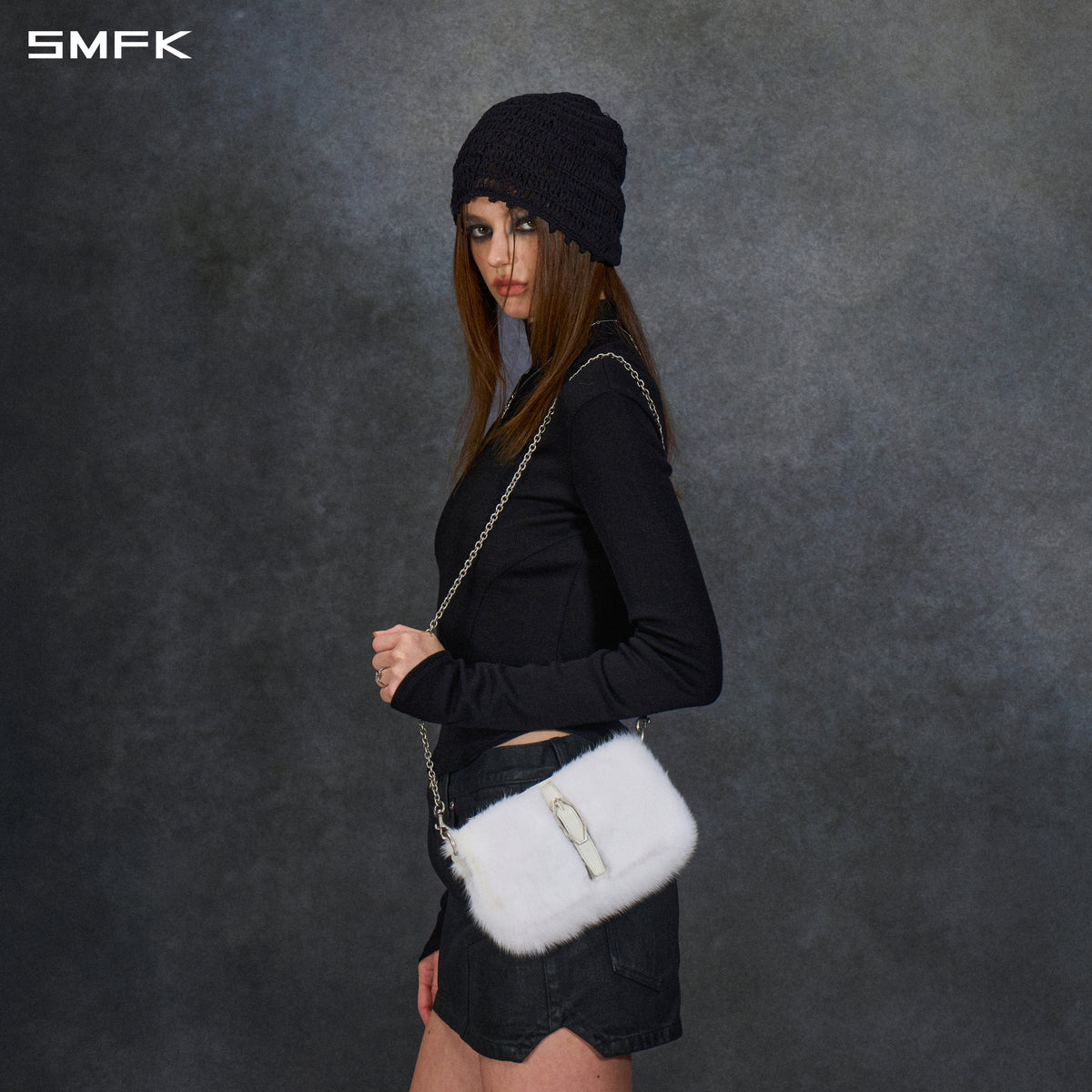 SLEEK LIGHTWEIGHT MINIMALIST PRISM PIN BUCKLE CHAIN BAG/SMALL ASHEN WHITE