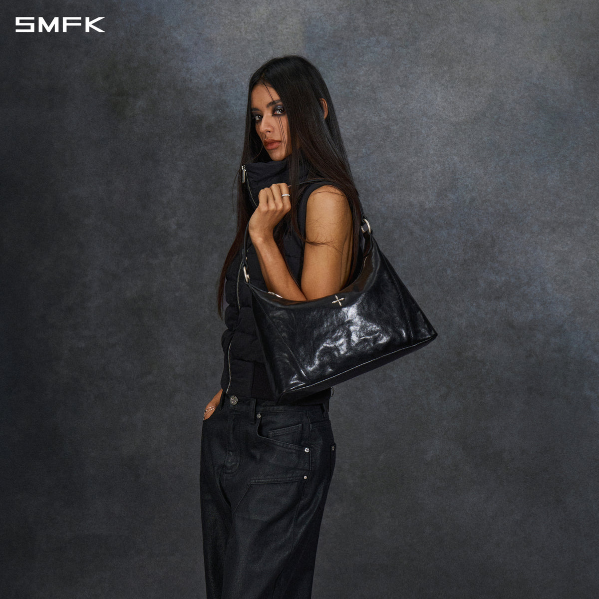 PHANTOM RESHAPE POLYGONAL SHOULDER BAG/MID WILD BLACK