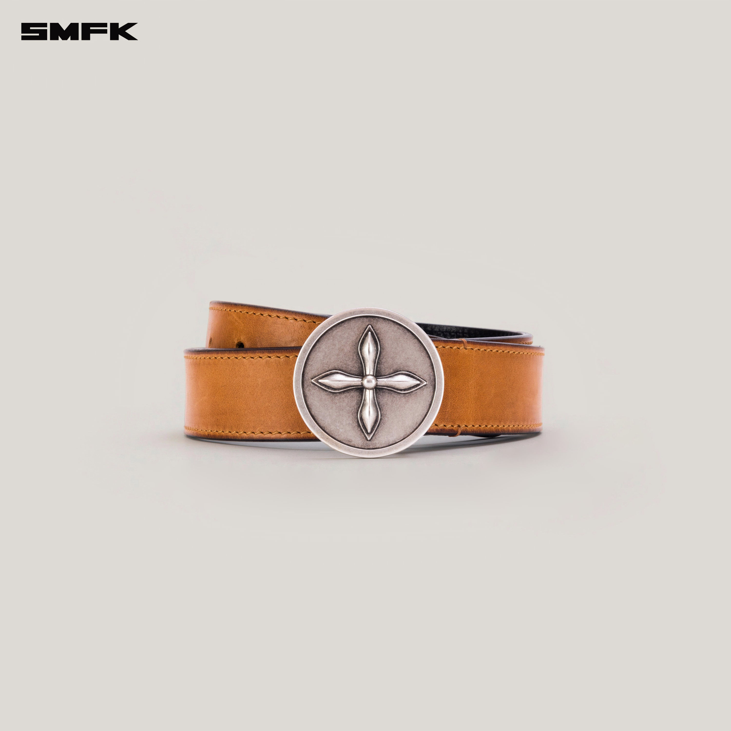 COMPASS CIRCULAR BADGE HANDCRAFT PATINA LEATHER BELT CARAMEL PATINA