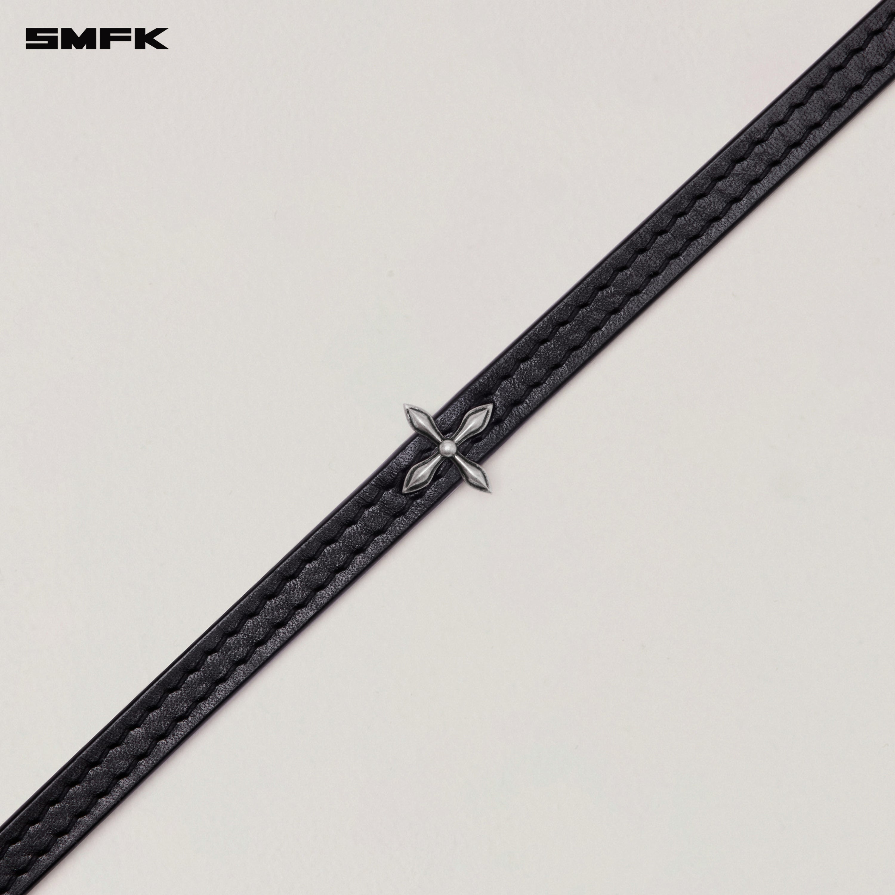 クロスリベットハンドメイドホースレザーネックリング スモール ウィルダネス ブラック