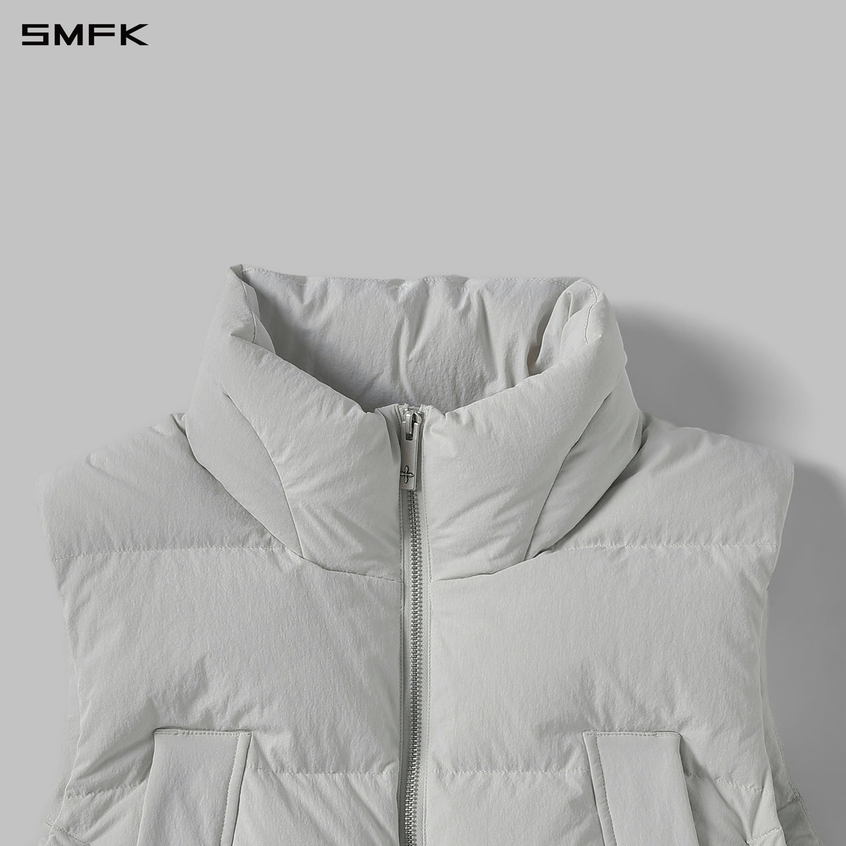 MYTH AEOLUS SHORT DOWN VEST/WHITE DUCK DOWN/W WHITE GREY