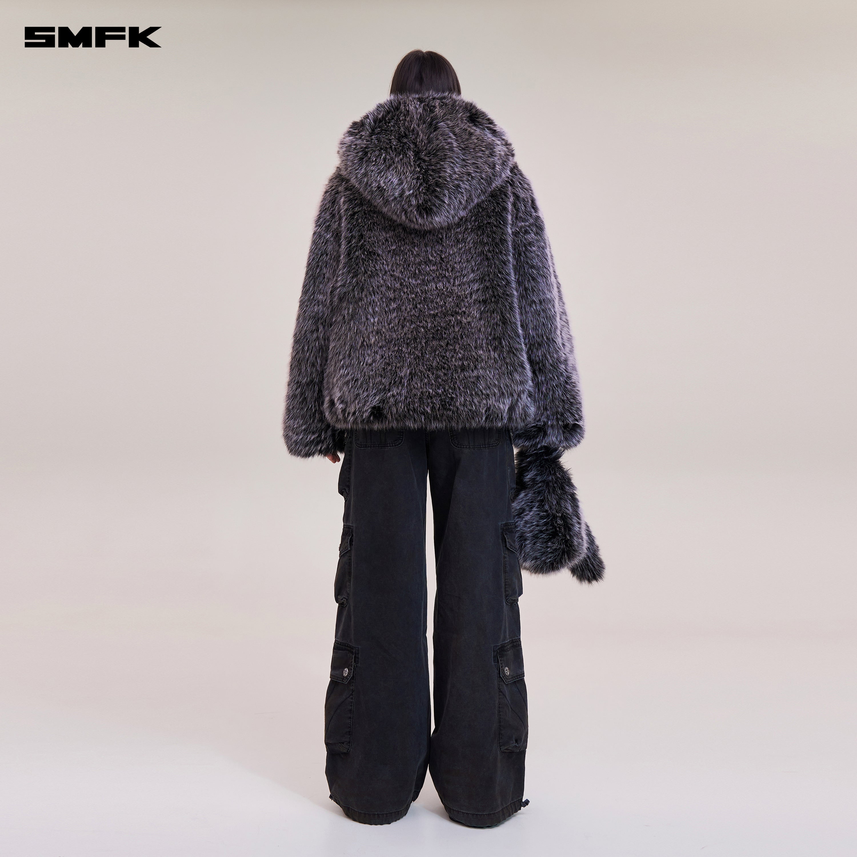 クロススタチュー ウェイストランド ワイド パーカー シルバー ブラックフォックス