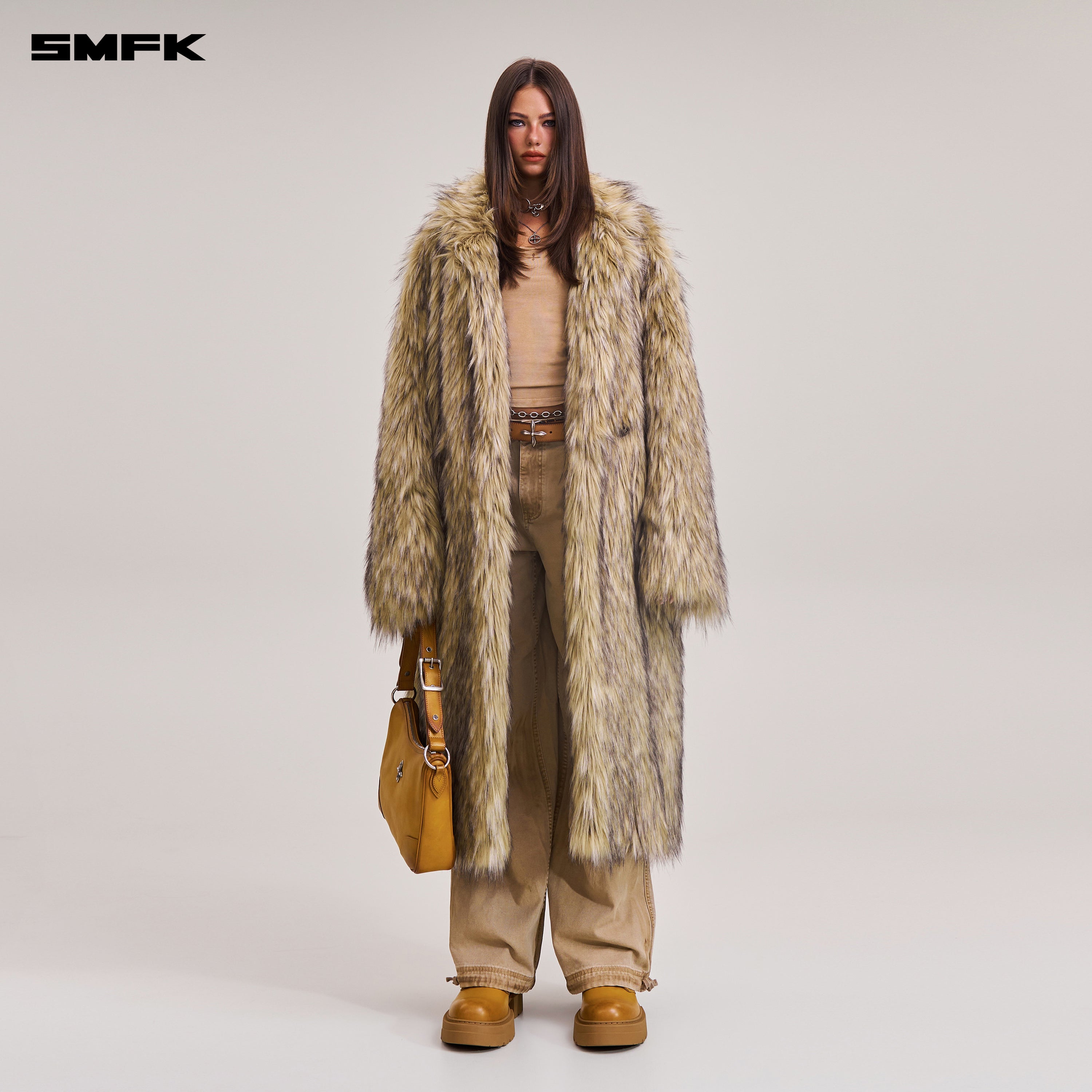 十字架の彫像 荒野の狩猟用コート ウルフ ブラウン