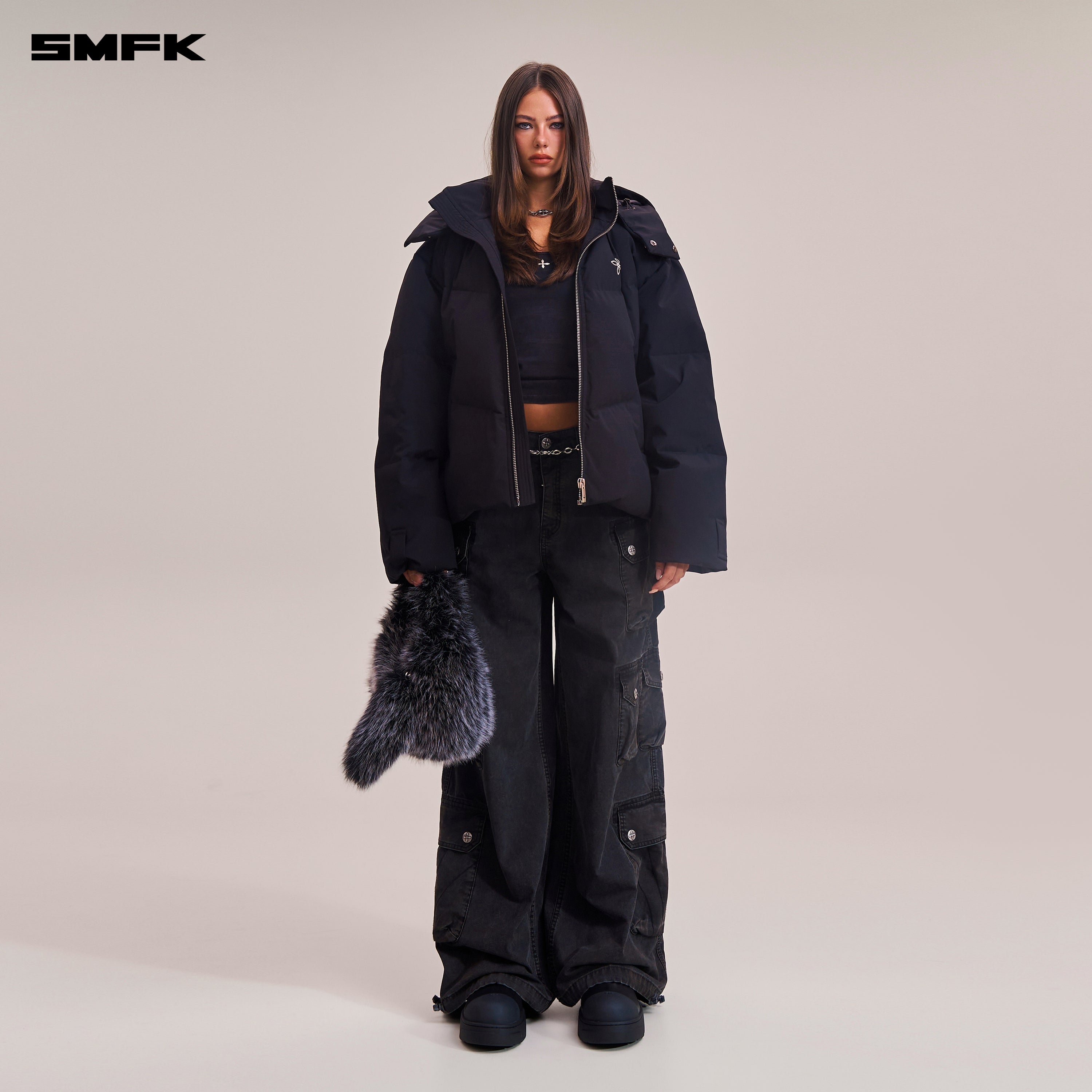 クロススタチュー ウィルダネス ハンティング ワイドボディ ダウンジャケット ウィルダネス ブラック