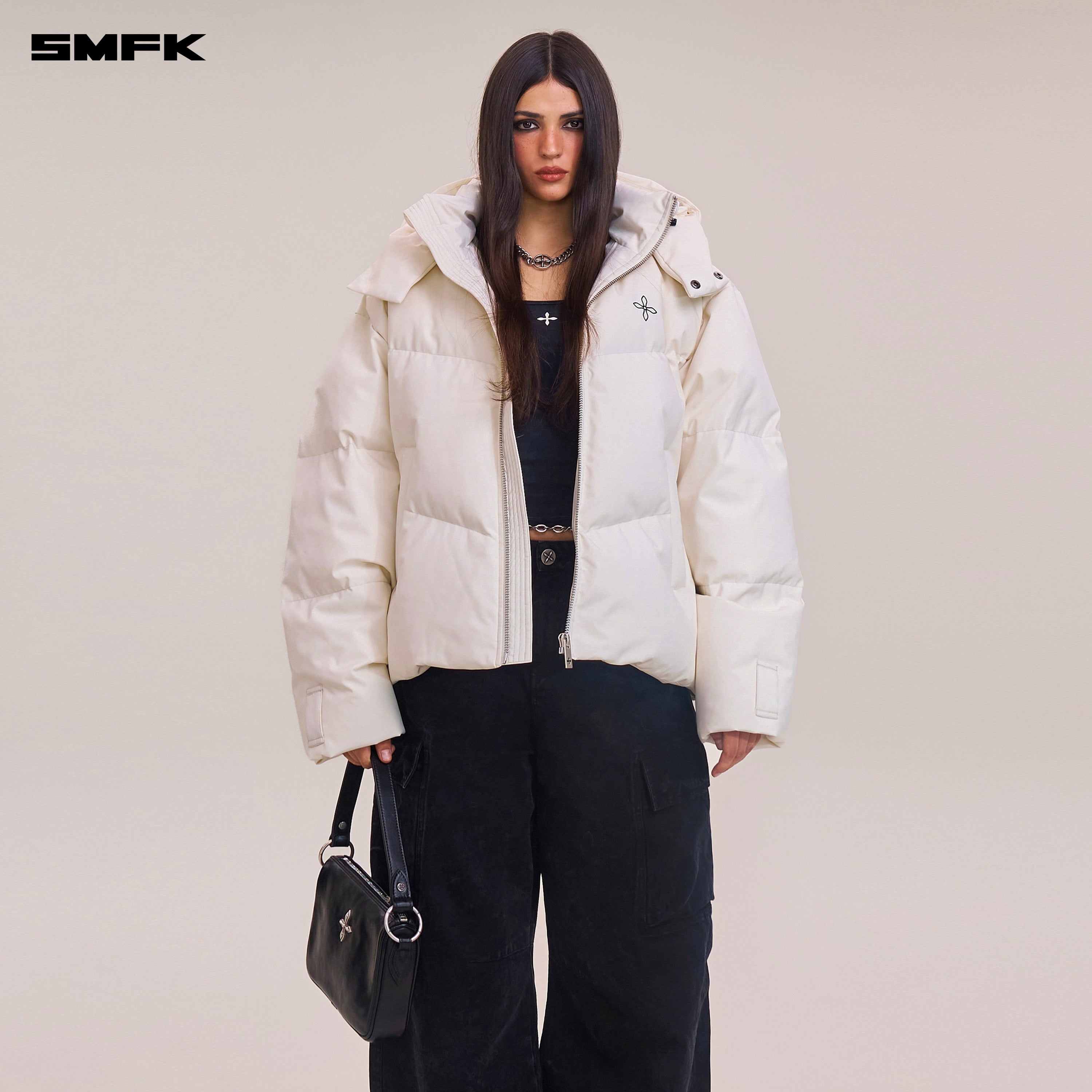 クロススタチュー ウィルダネスハンティング ワイドボディ ダウンジャケット スノーマウンテン ホワイト