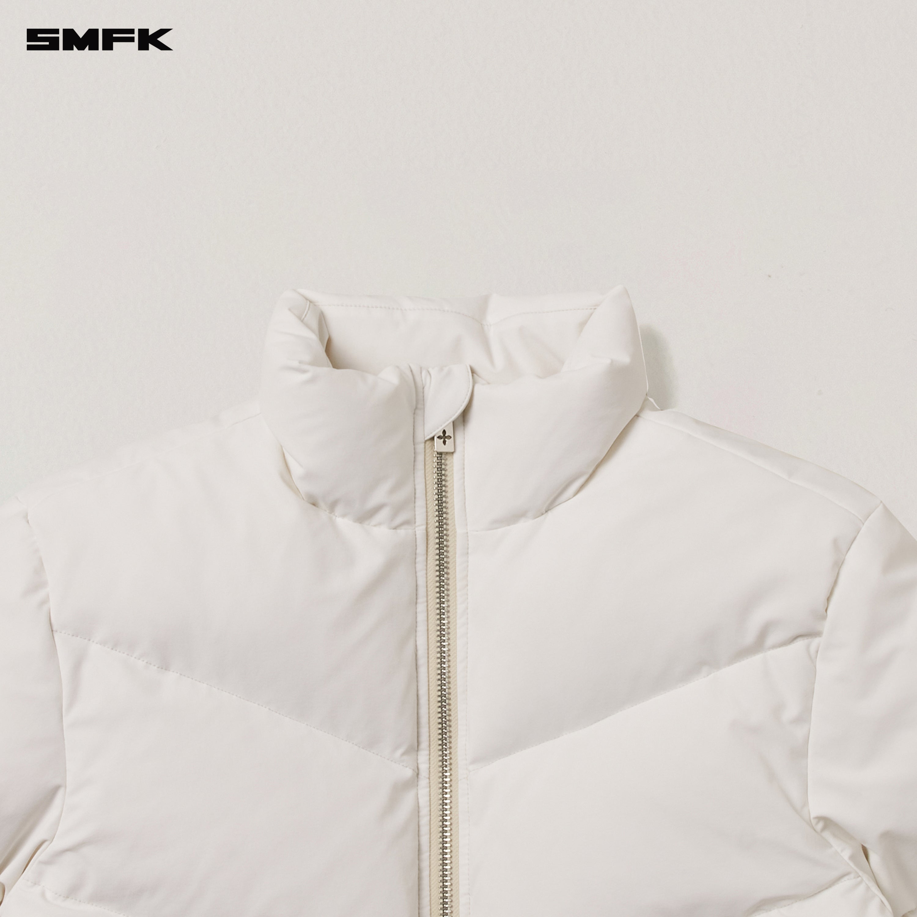 クロススタチュー ウィルダネス ハンティング ショートダウンジャケット スノーマウンテン ホワイト