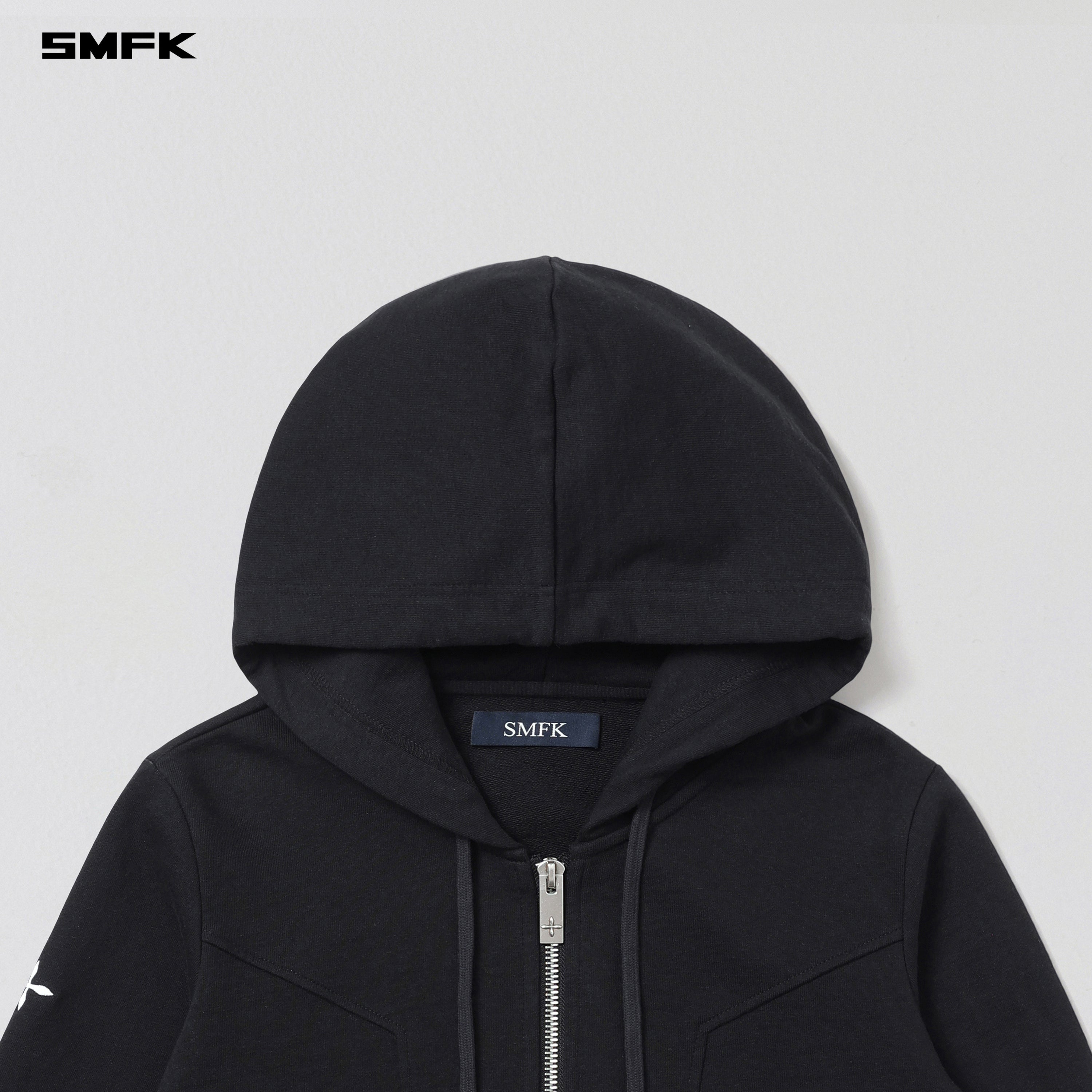 PERMANENT SLIM SHORT HOODIE/COTTON WOOL WILD BLACK
