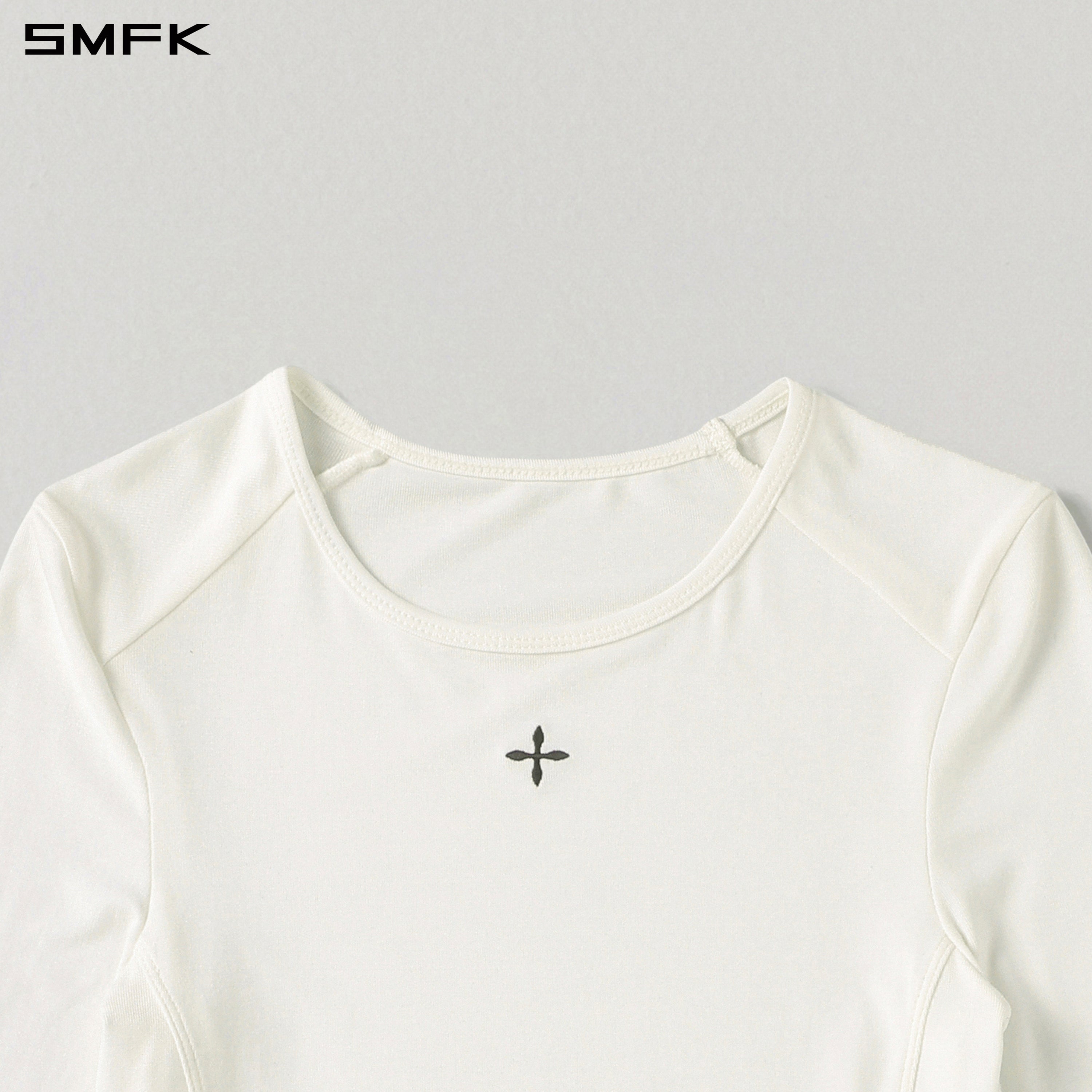 MYTH SEER SLIM SHORT SPORTS PULLOVER/ACETATE+LENZING MODAL CLOUD WHITE