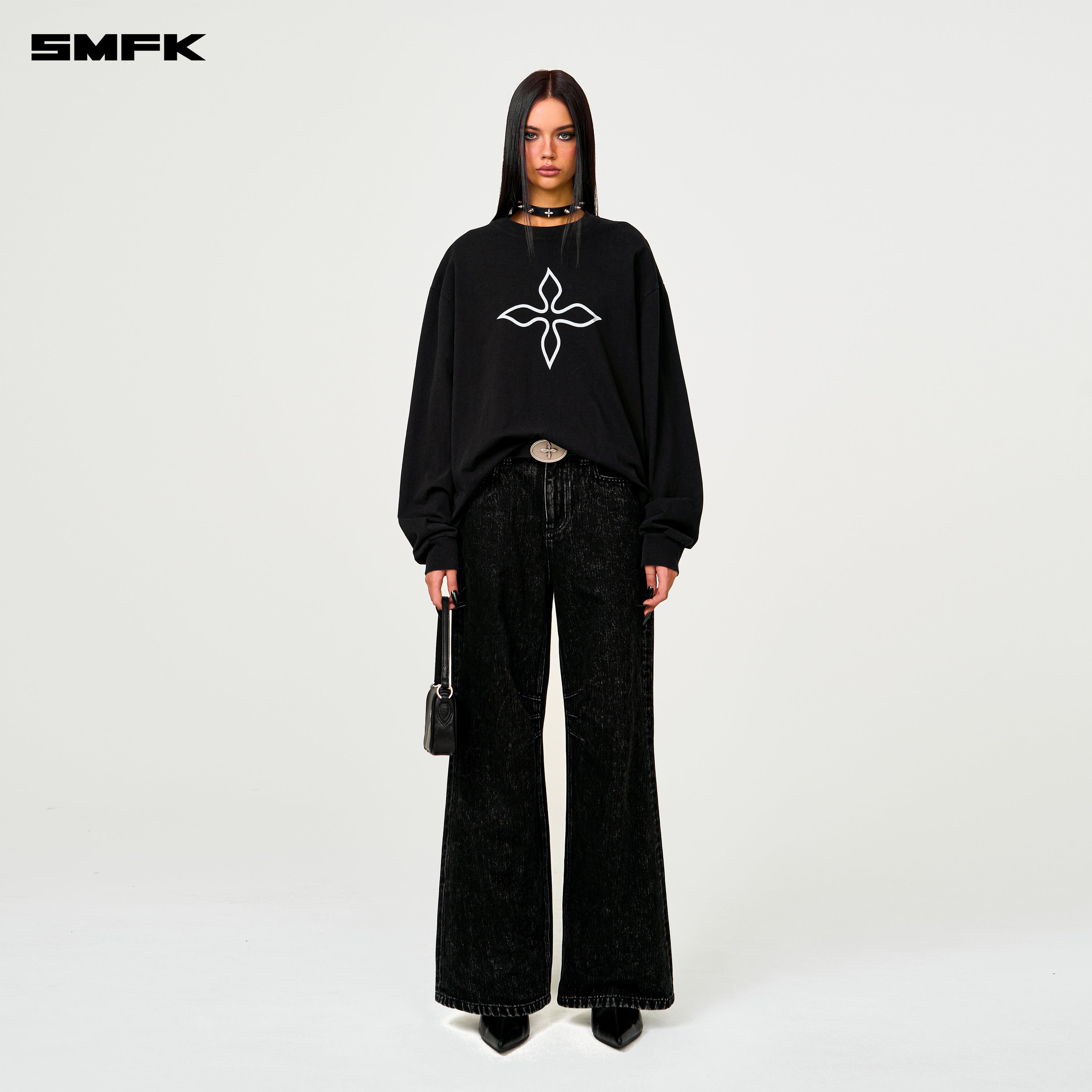 Compass Black Magnolia Oversize Sweatshirt