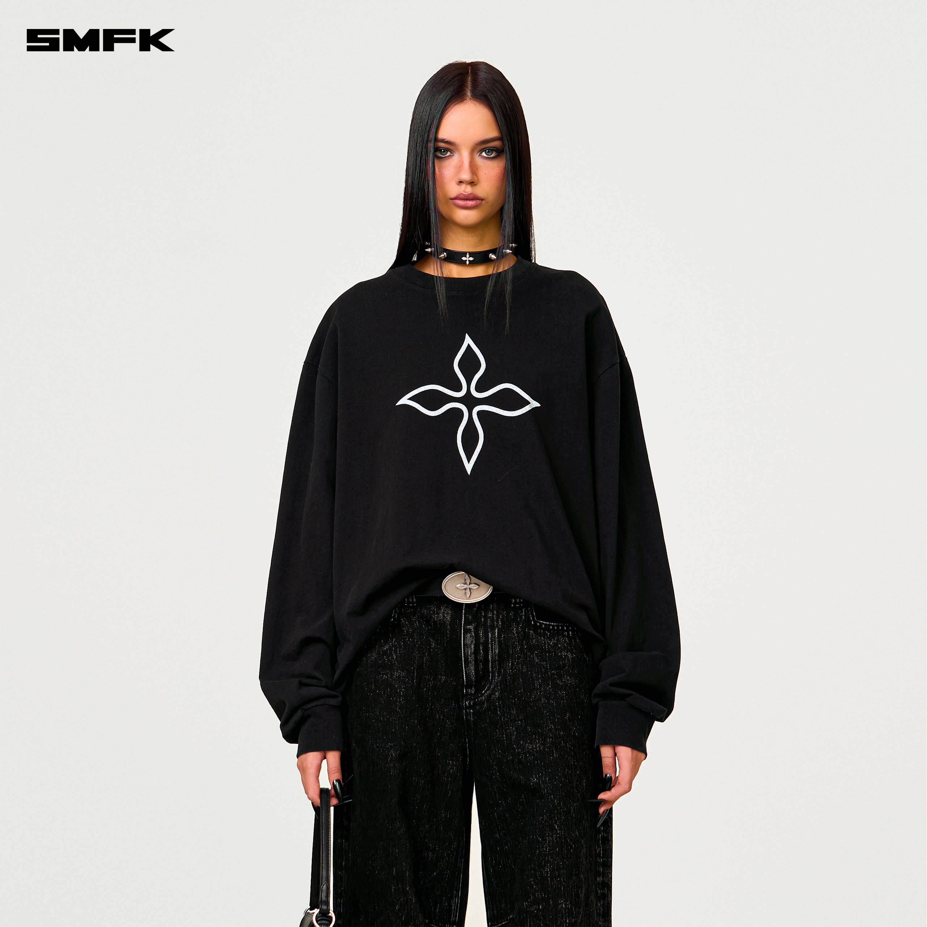 Compass Black Magnolia Oversize Sweatshirt