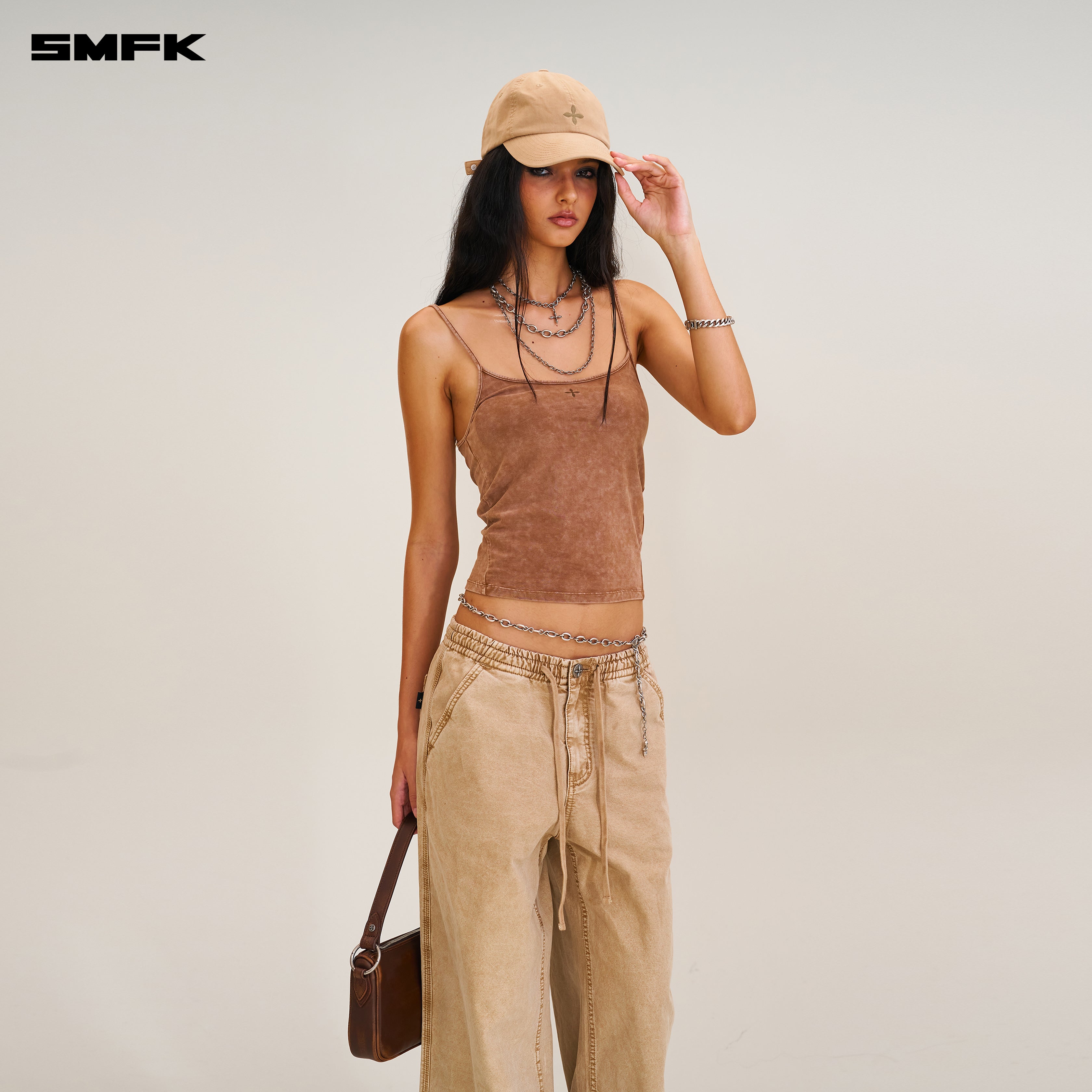 クロスバッジワークベースボールキャップデザートカラー – SMFK Official
