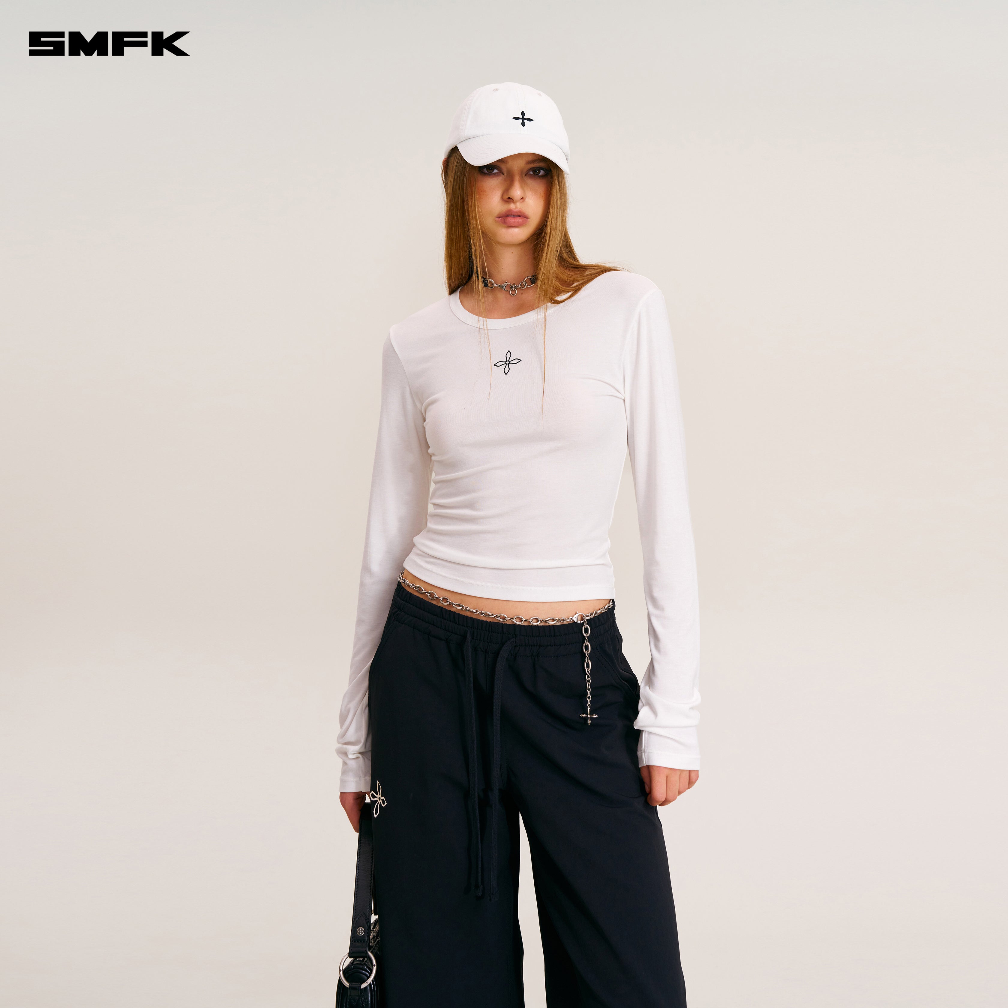 SMFK クロスバッジワークベースボールキャップ スノーマウンテン ホワイト クロスバッジワークベースボールキャップ スノーマウンテン ホワイト