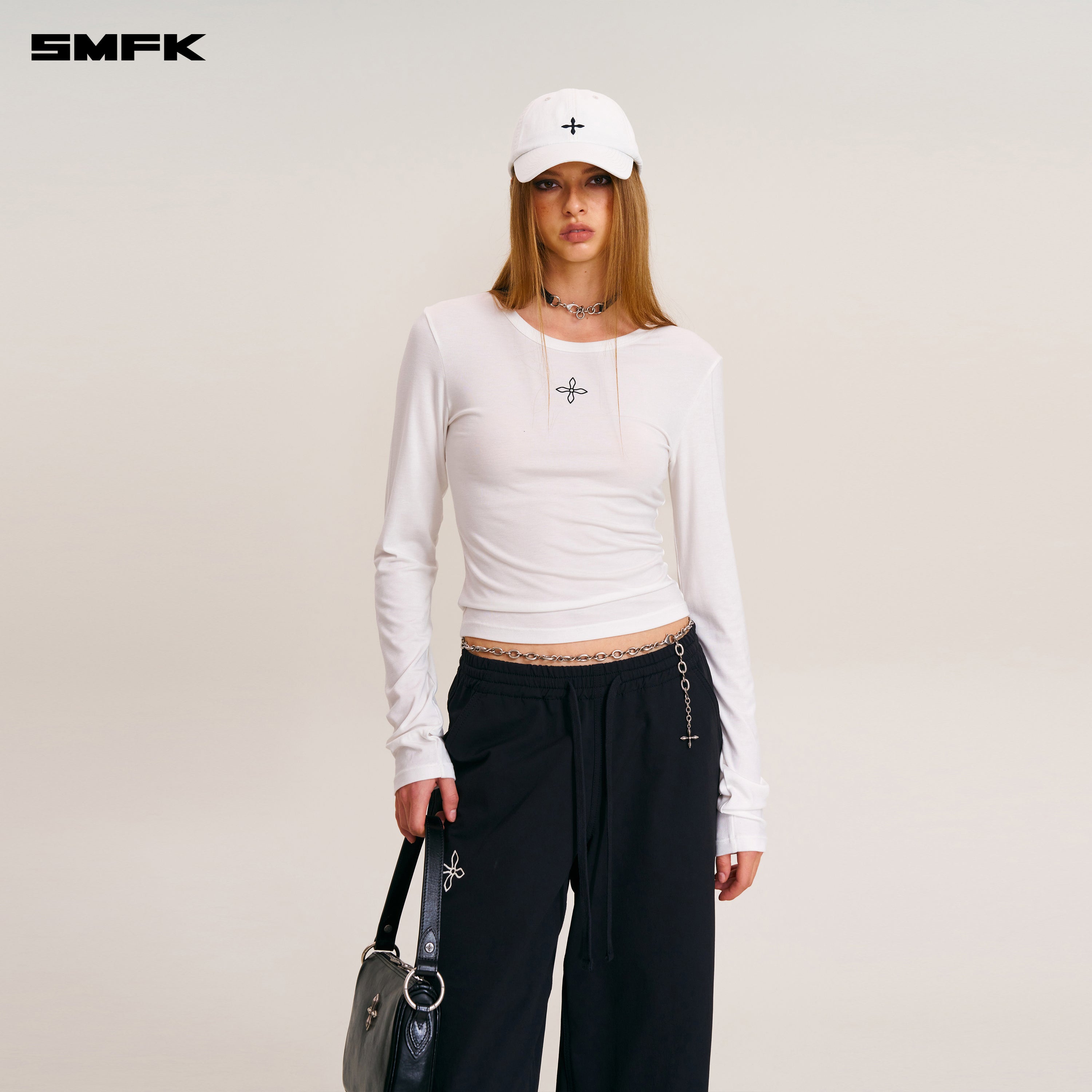 クロスバッジワークベースボールキャップ スノーマウンテン ホワイト