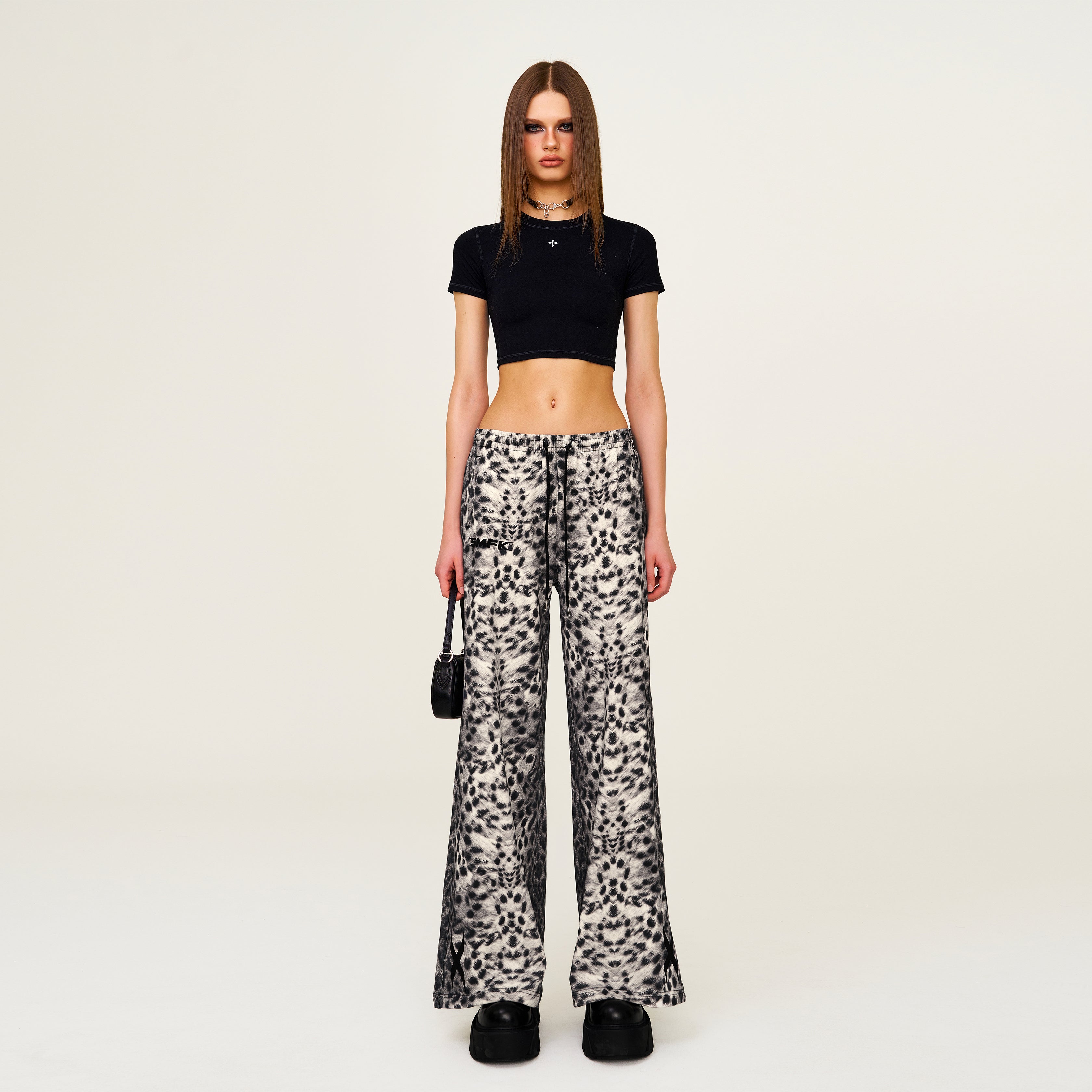 SMFK FUTURE ミラージュ ストーム ガーデン ジーンズ FUTURE ミラージュ ストーム ガーデン ジーンズ – SMFK Official