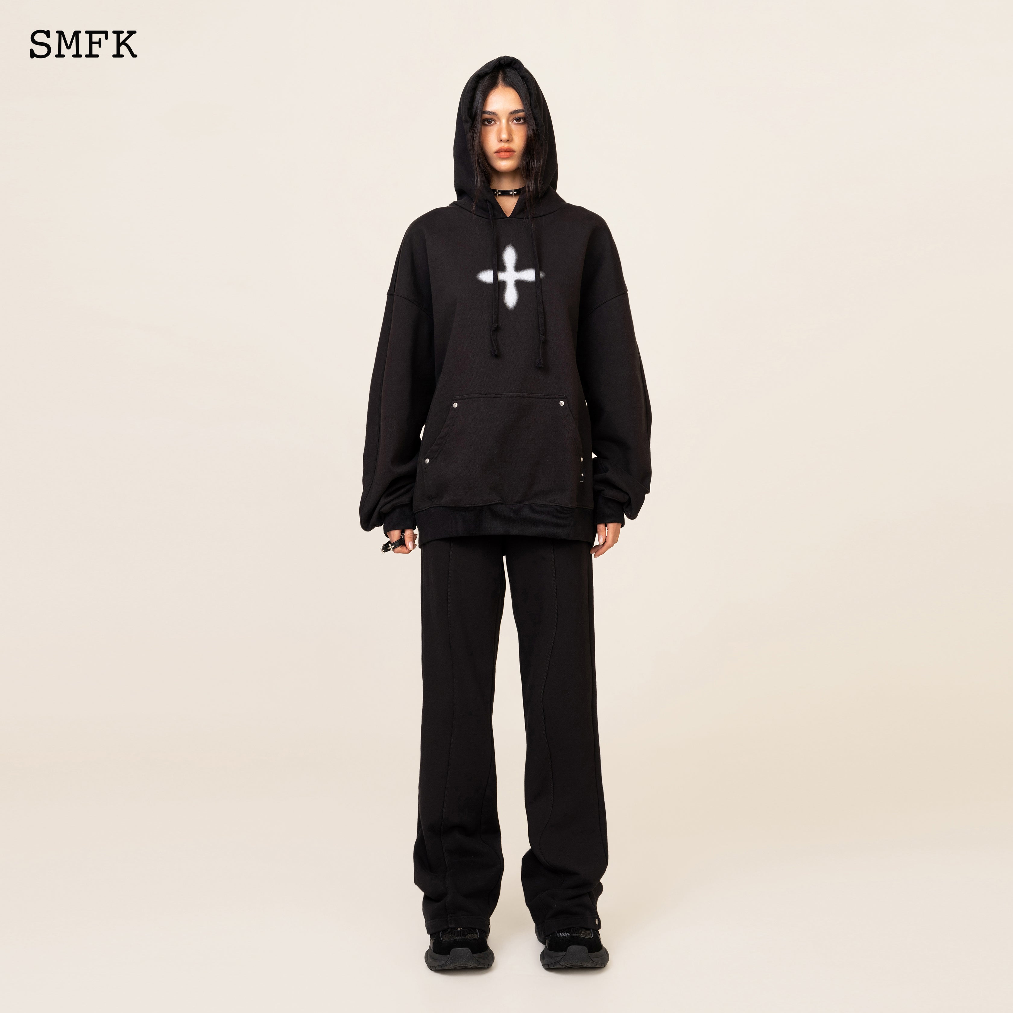 Compass Classic Cross Flared Sweatpants In Black