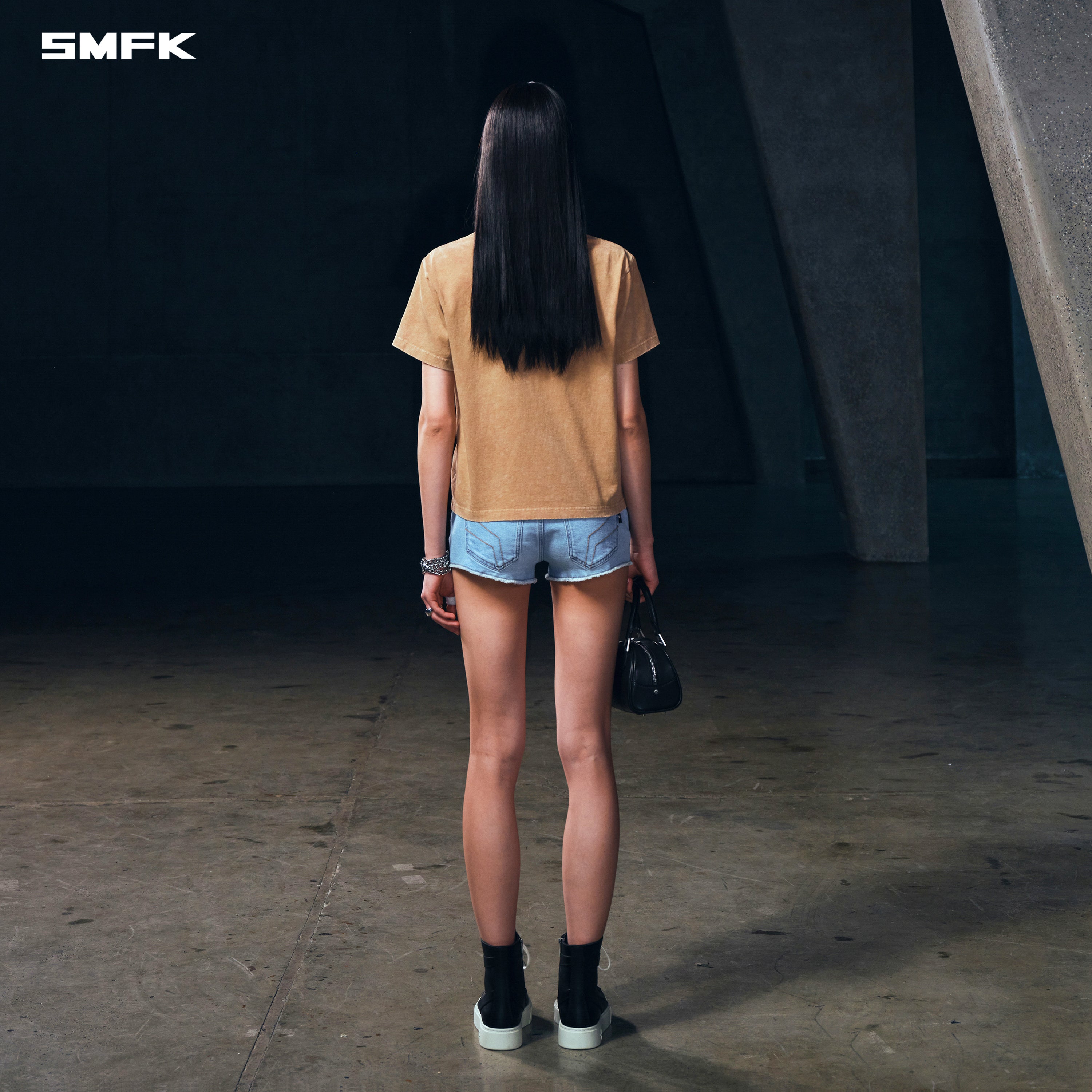 와일더니스 팬텀 로우라이즈 데님 쇼츠 / 스트레치 코튼 와일더니스 스카이 블루