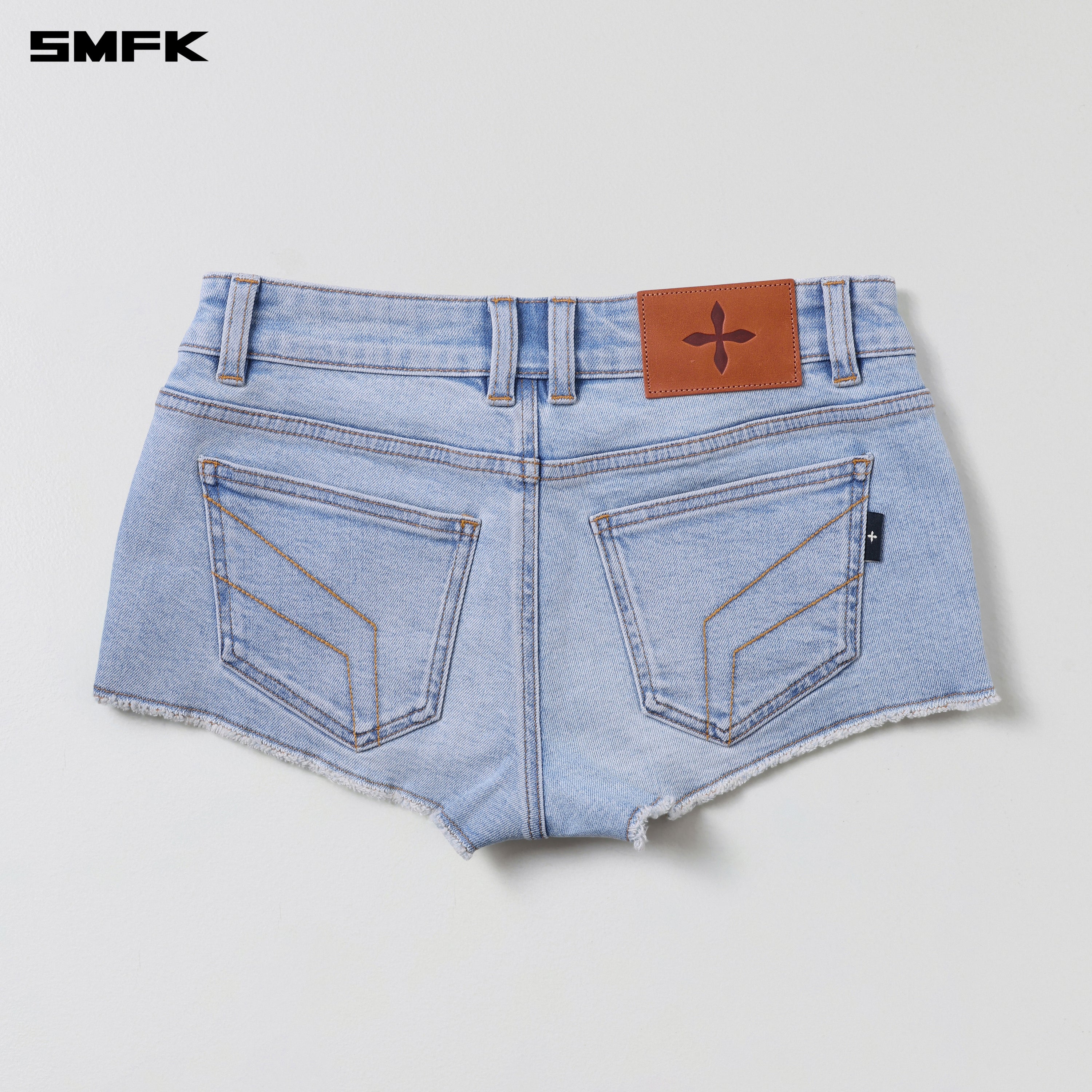 와일더니스 팬텀 로우라이즈 데님 쇼츠 / 스트레치 코튼 와일더니스 스카이 블루