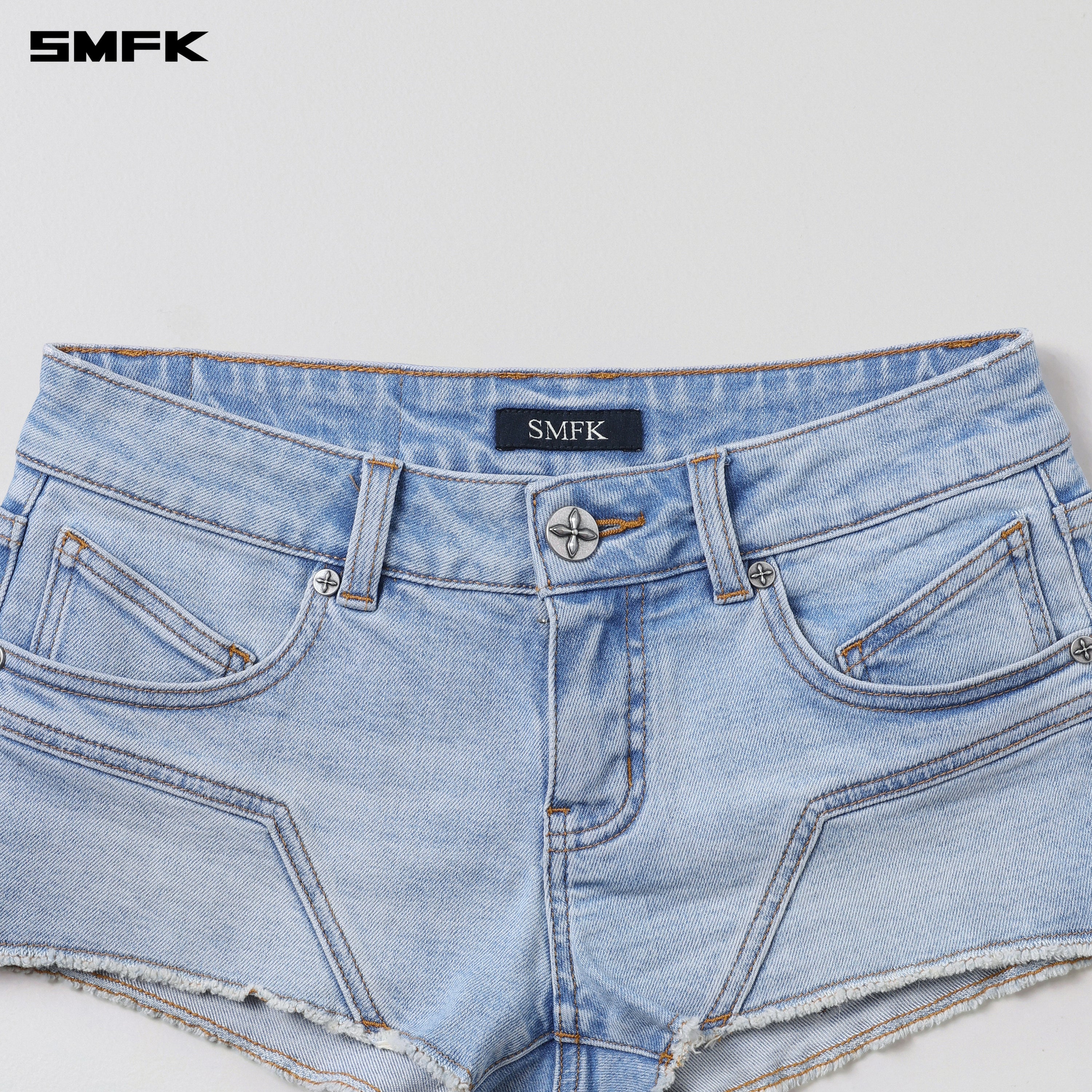 와일더니스 팬텀 로우라이즈 데님 쇼츠 / 스트레치 코튼 와일더니스 스카이 블루