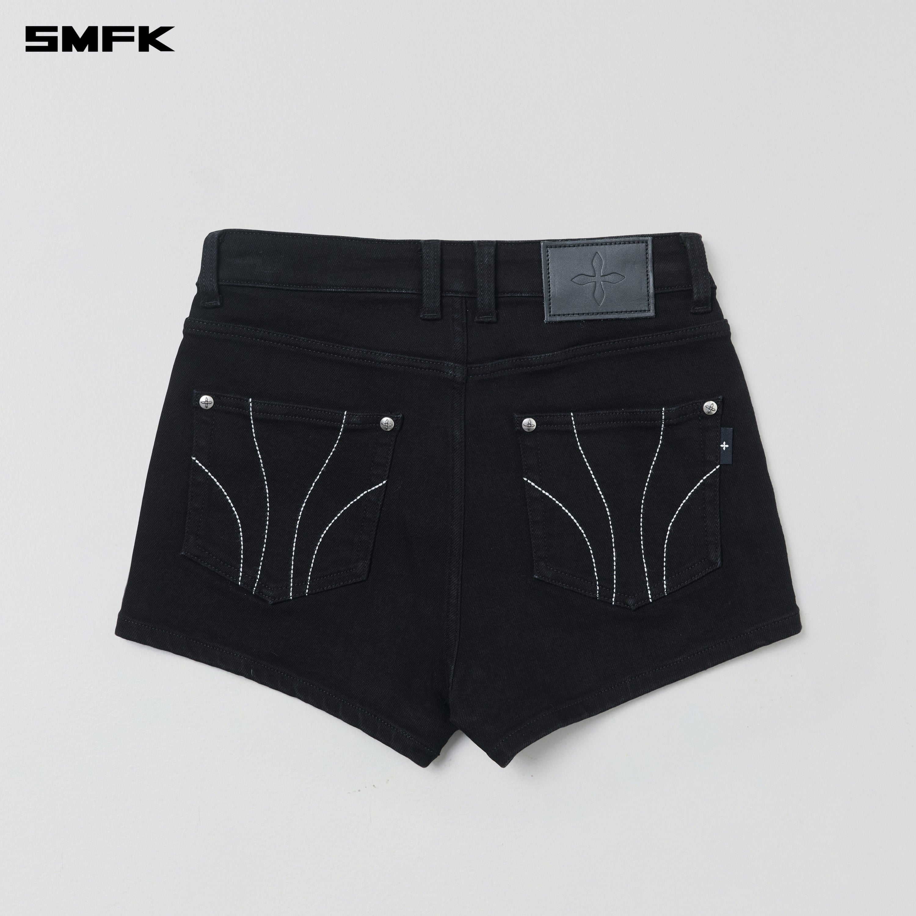 COMPASS DANCER DENIM FLAT SHORTS WILD BLACK