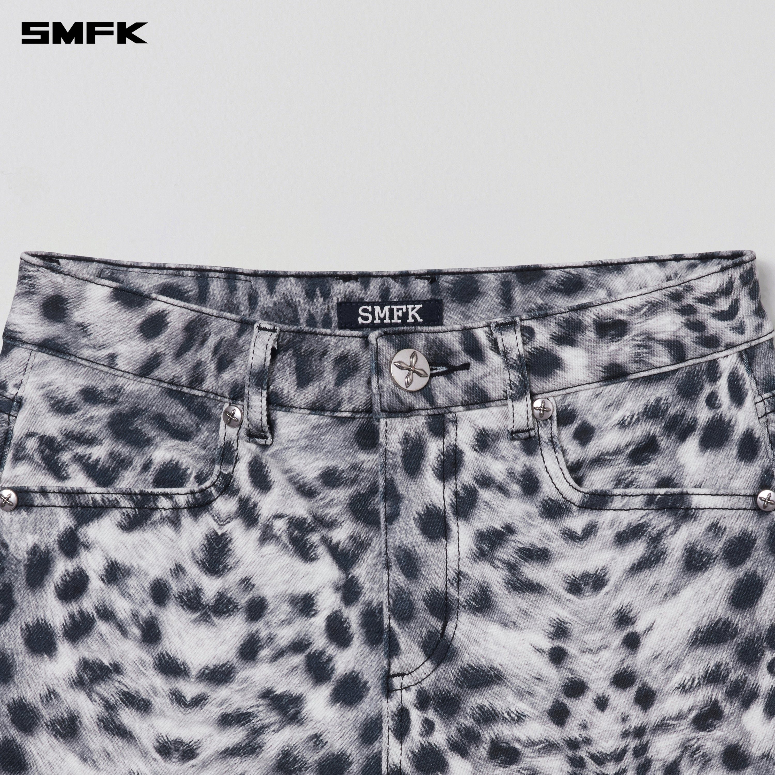 COMPASS DANCER DENIM FLAT SHORTS MIRAGE LEOPARD