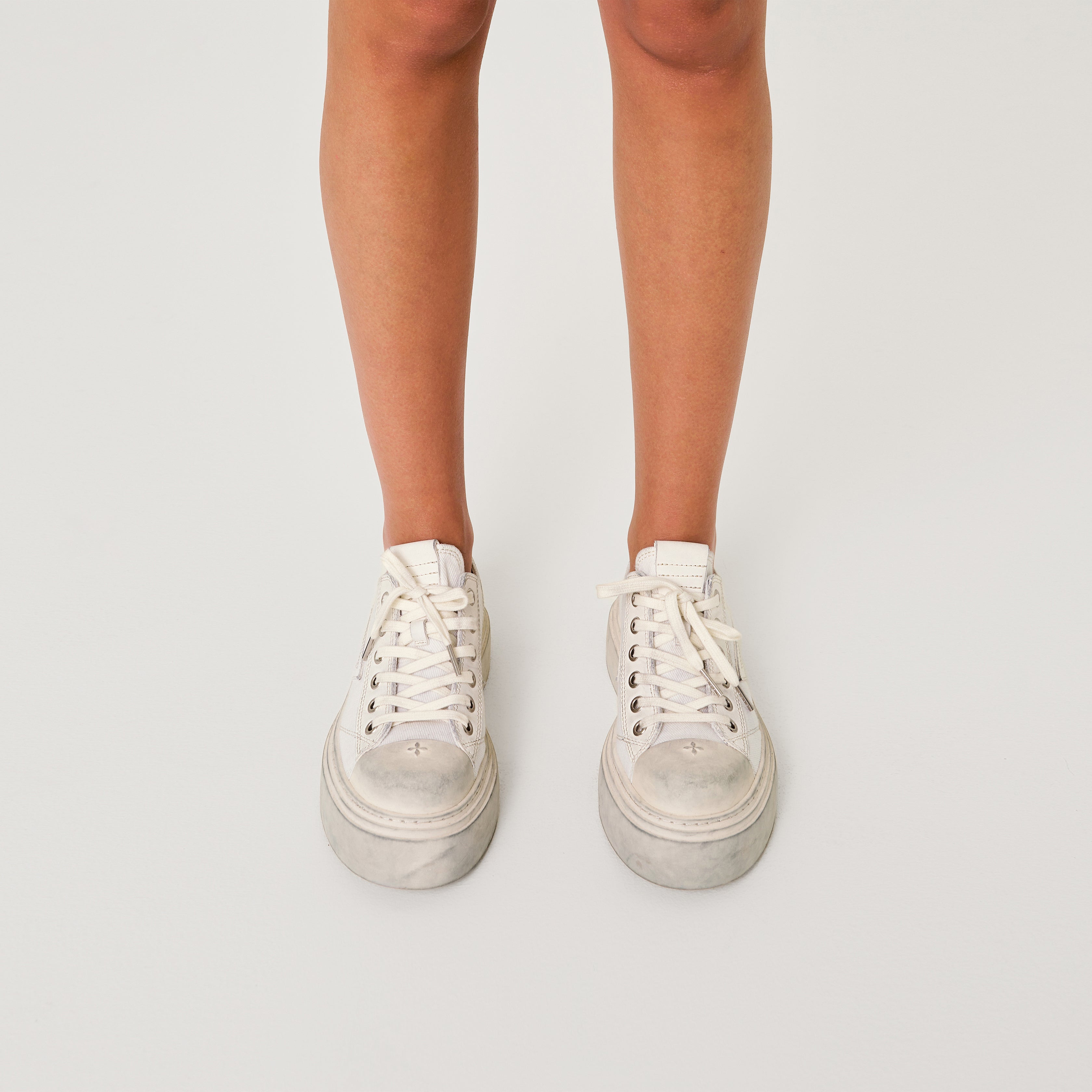 新品未使用　SMFK ホワイト スニーカー 2025年最新】smfk スニーカーの人気アイテム - メルカリ