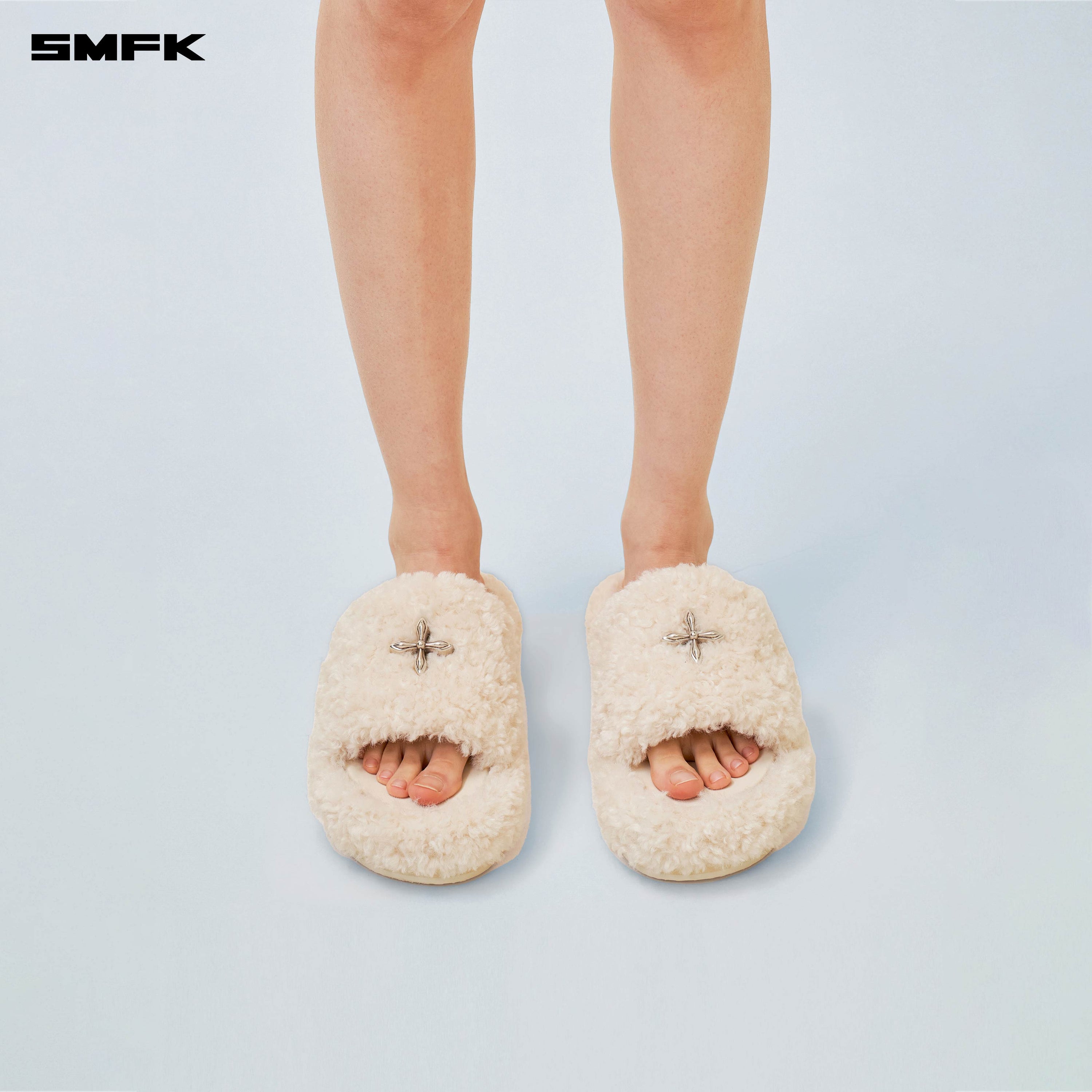 Compass White Velvet Furry Slipper