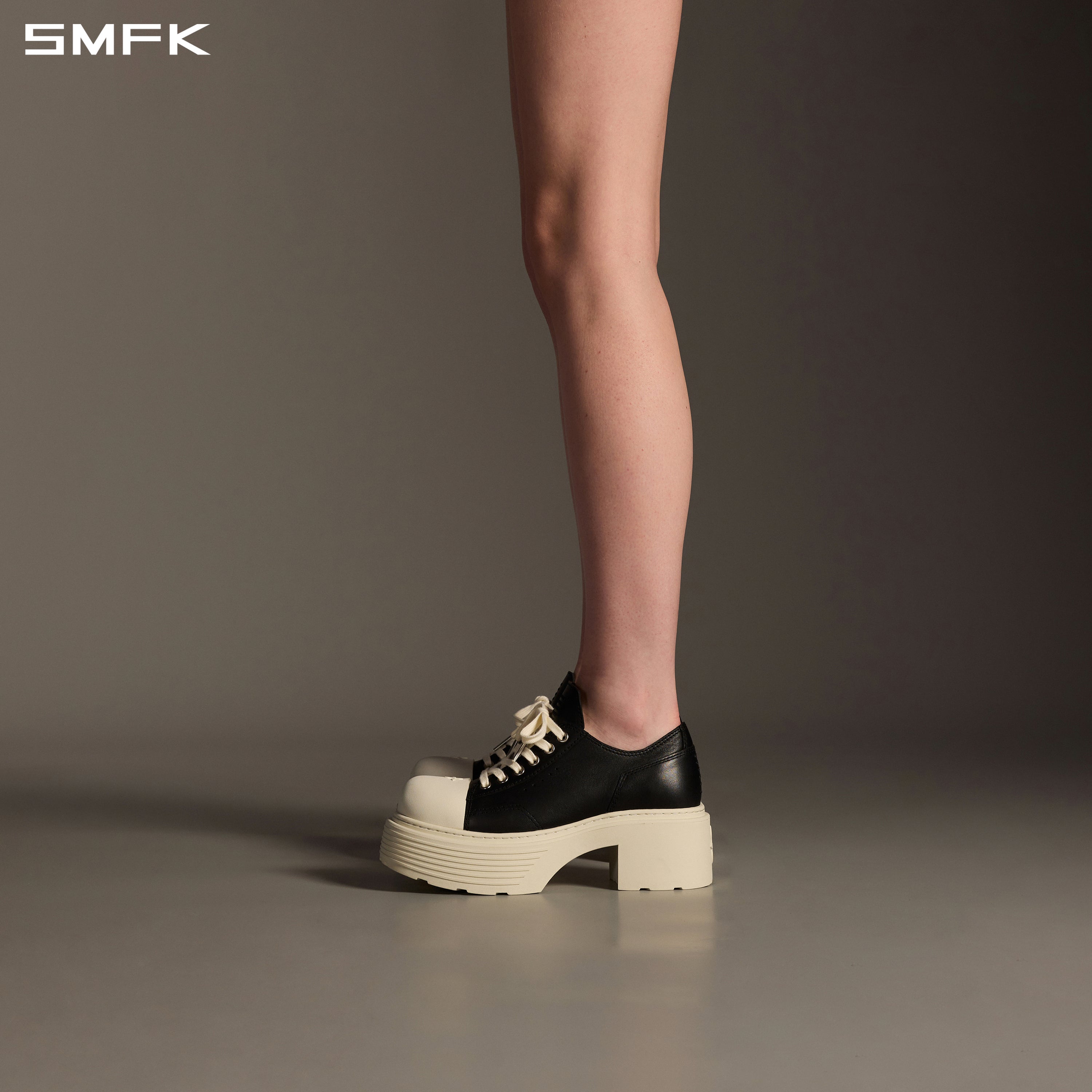 CORE LEATHER SNEAKER/THICK BLACK WHITE
