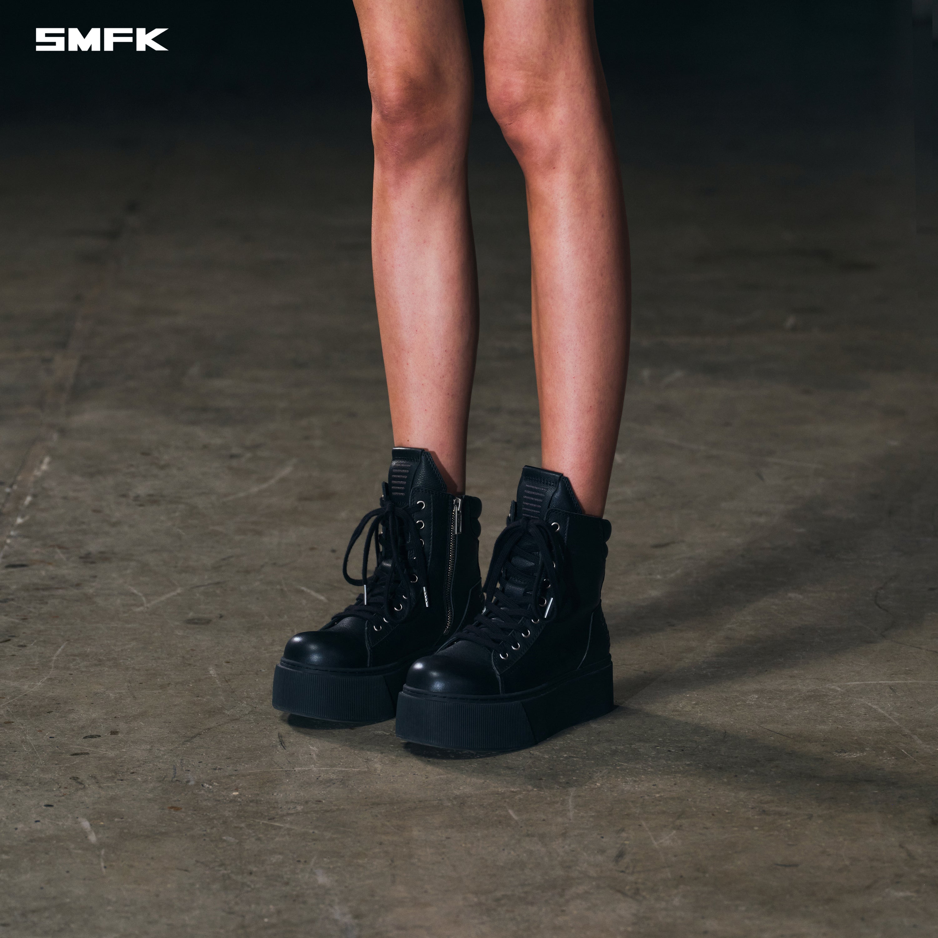 RUSH BOXING MID BOOTS WILD BLACK