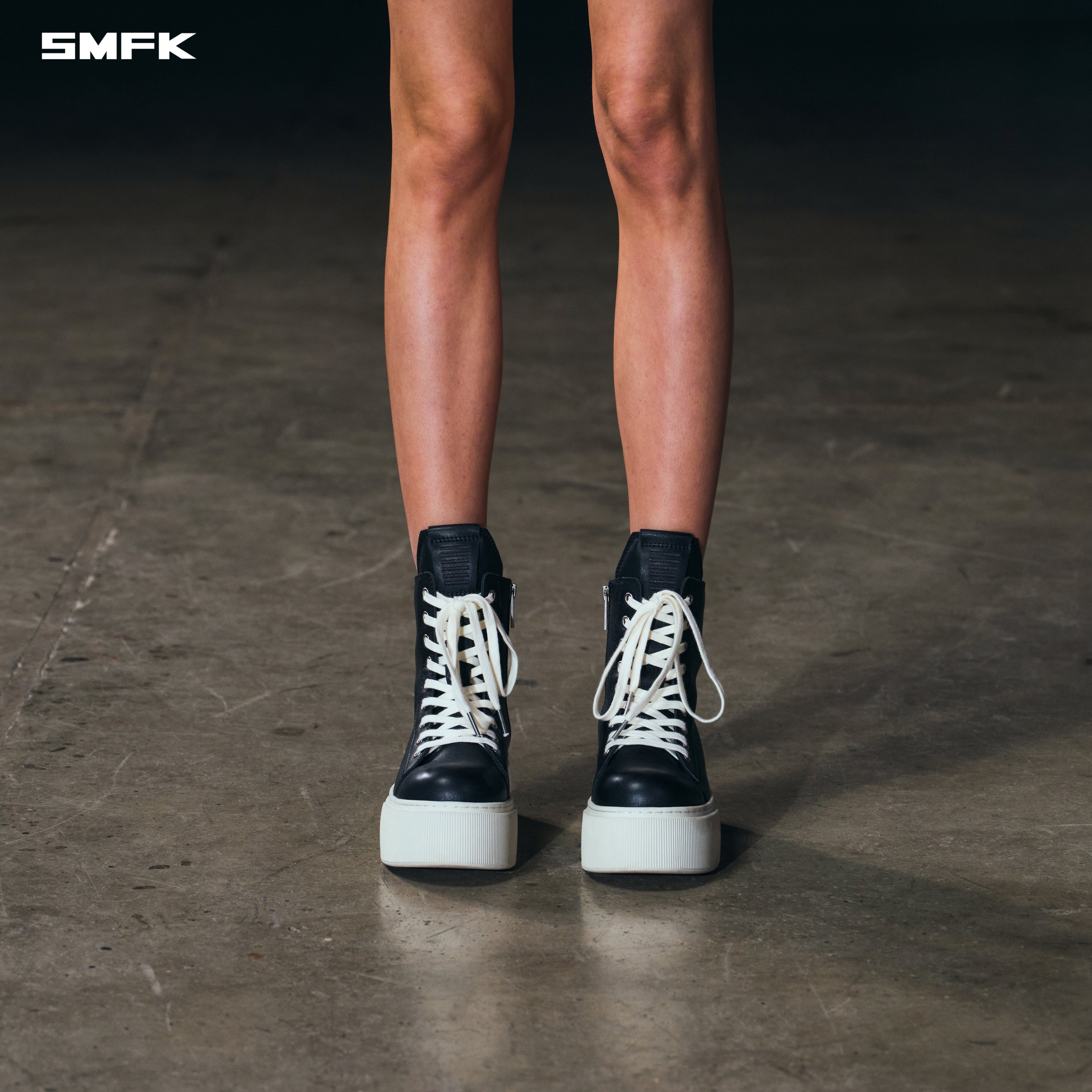 RUSH BOXING MID BOOTS BLACK WHITE