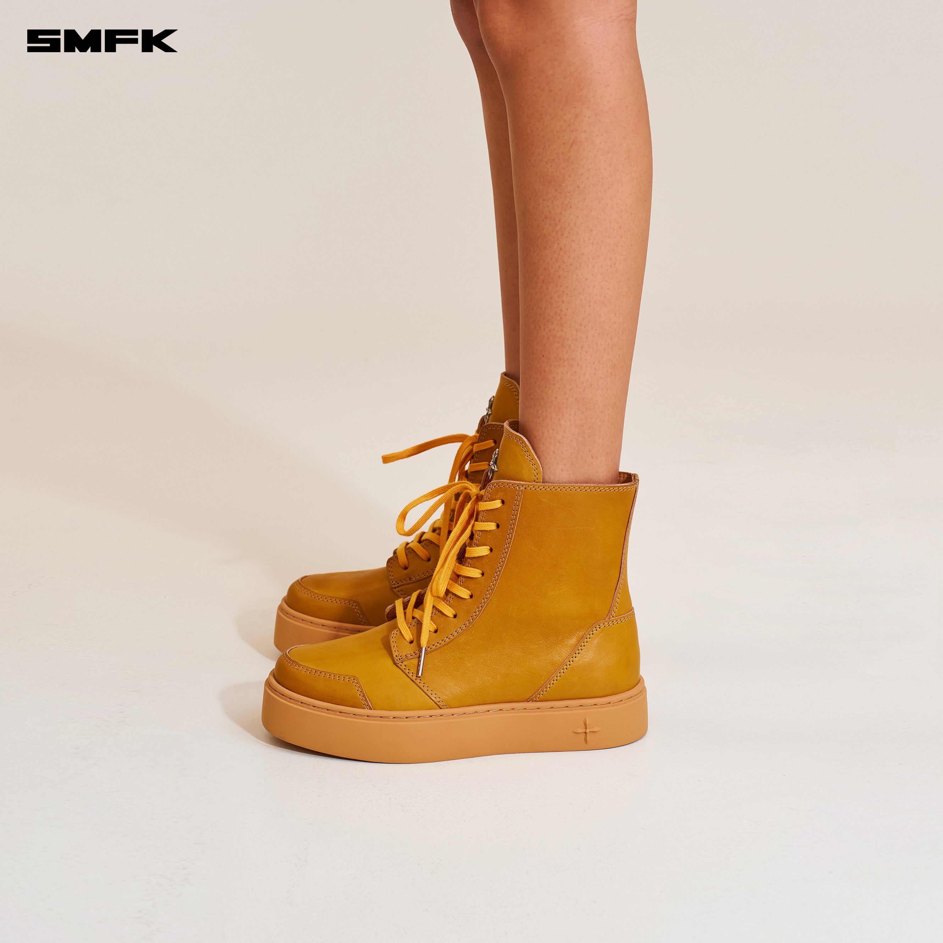 ストライクレザーハイトップスニーカー（プレーリーブラウン）