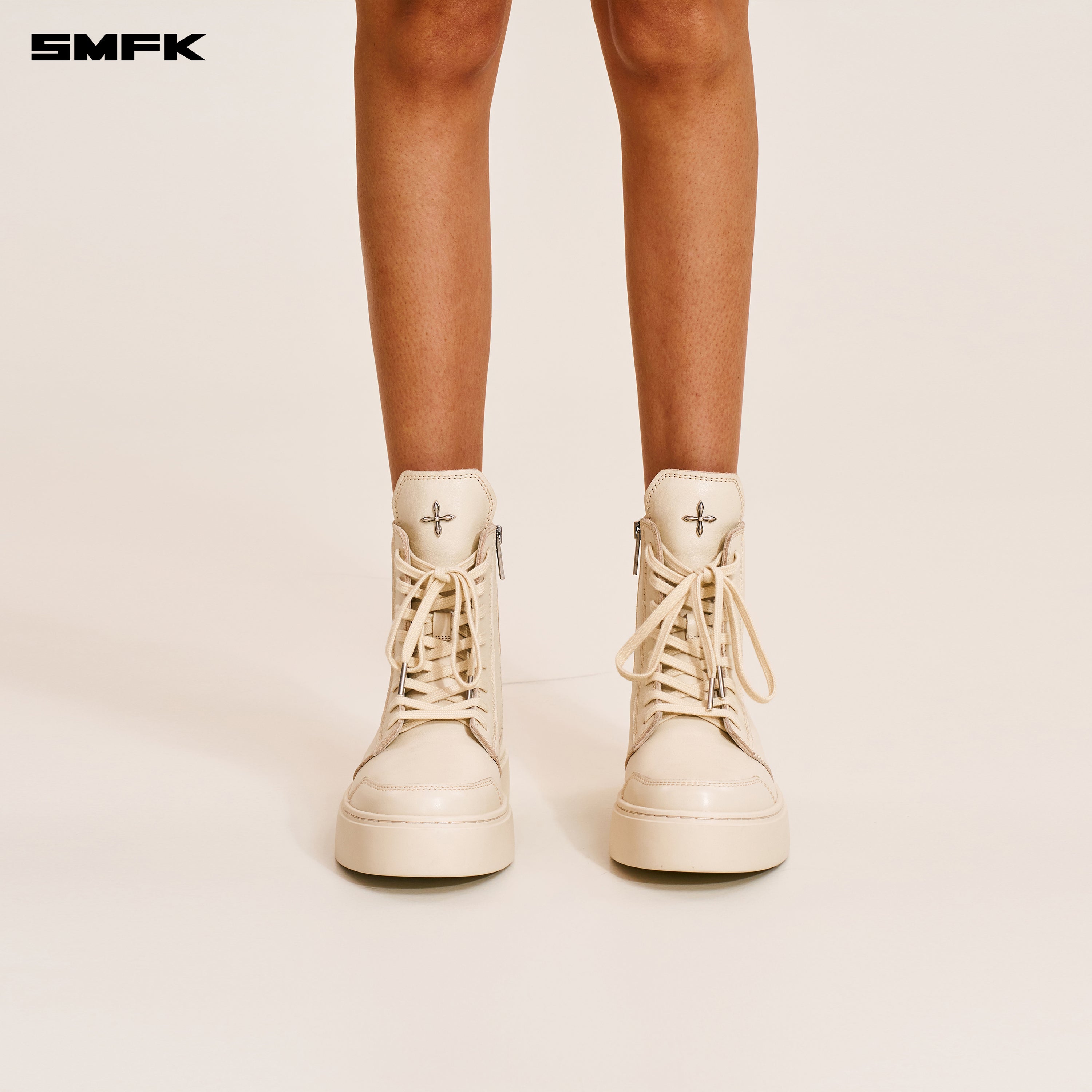 チャージレザーハイトップスニーカー（スノーマウンテンホワイト）