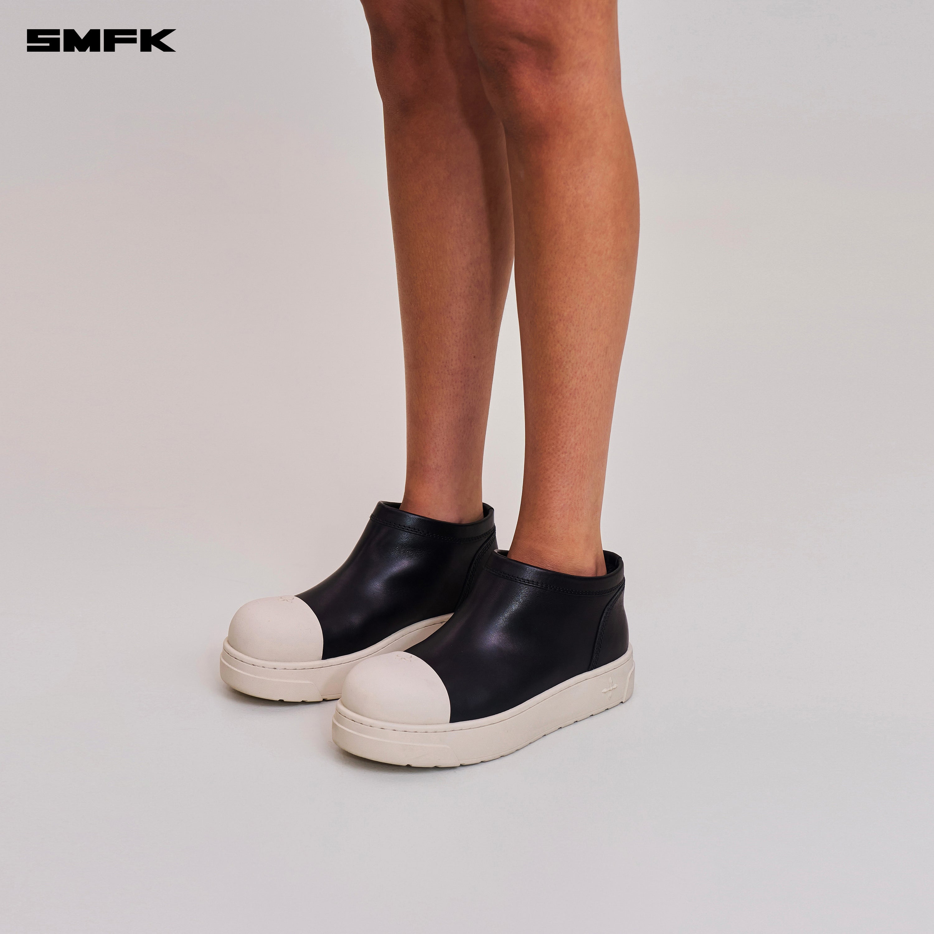 COMPASS SHERPA WOOLLY SNOWSHOE/LOW BLACK WHITE