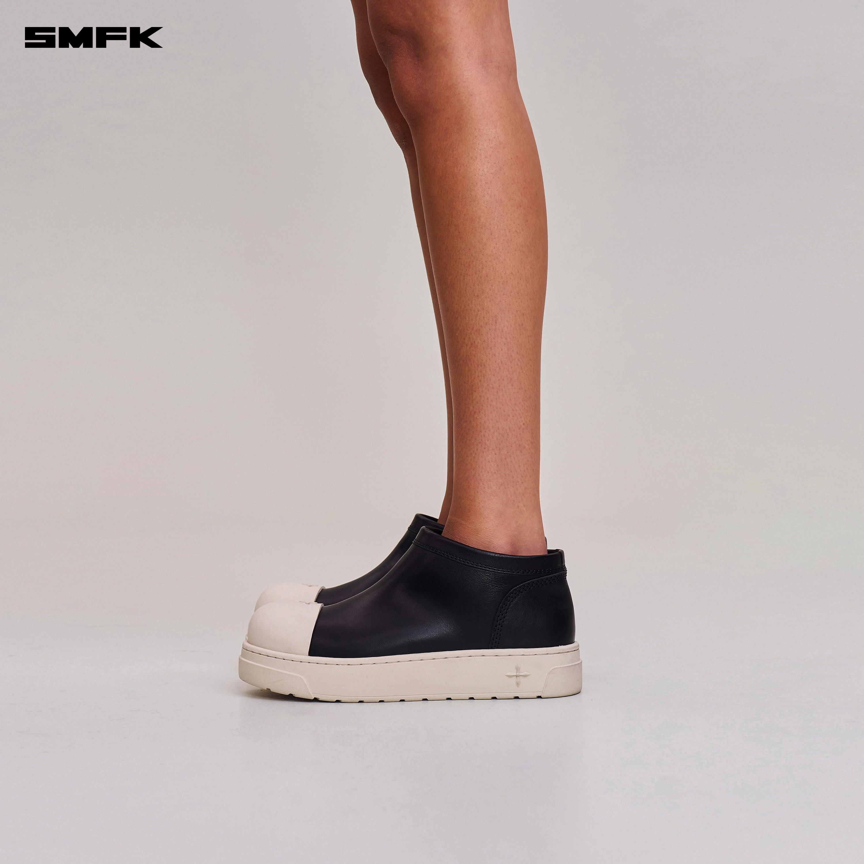 COMPASS SHERPA WOOLLY SNOWSHOE/LOW BLACK WHITE