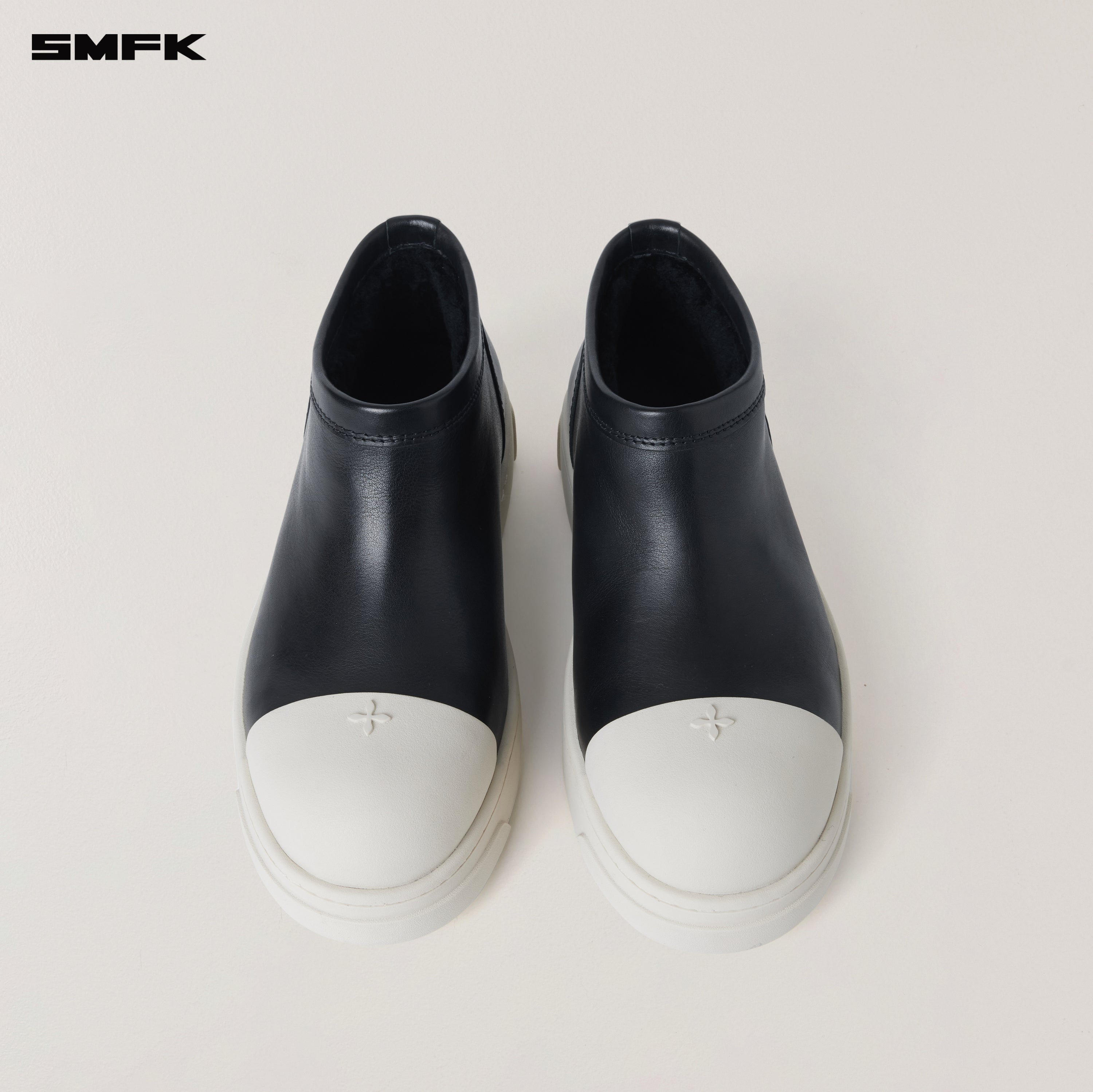 COMPASS SHERPA WOOLLY SNOWSHOE/LOW BLACK WHITE