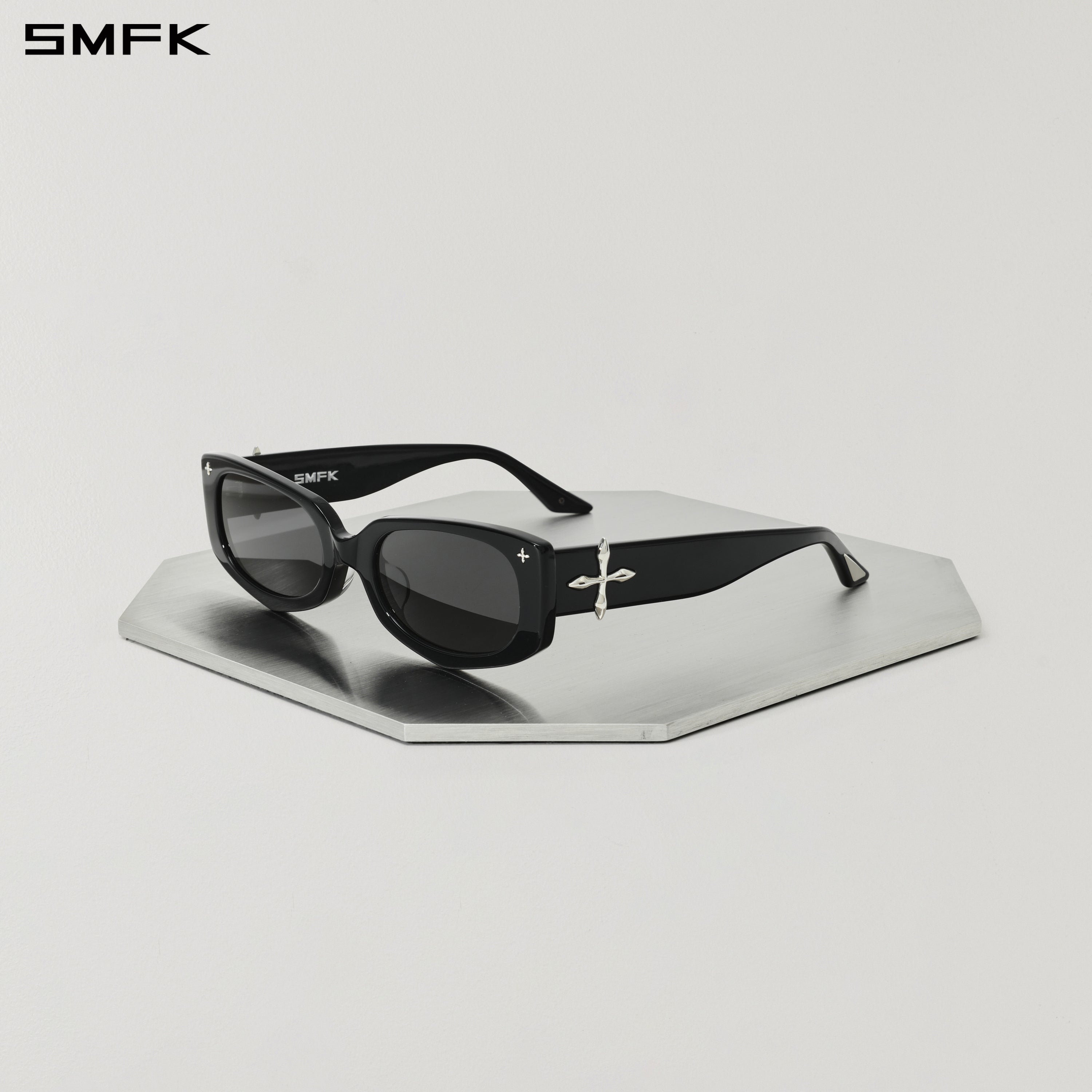 FUTURE TRAJECTORY IRREGULAR SUNGLASSES WILD BLACK