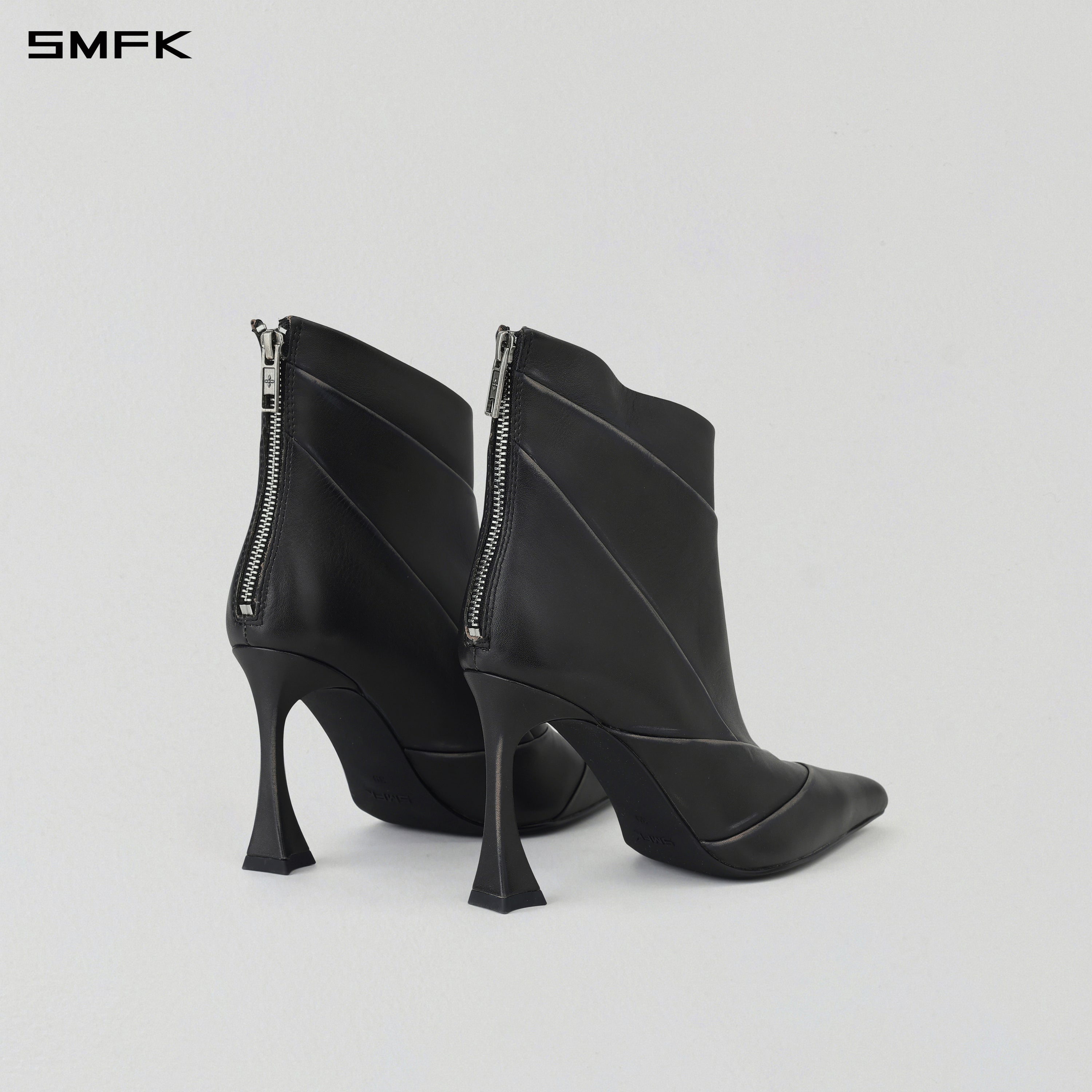 MAGIC SPEED SHORT HIGH-HEELED BOOTS/HAND BURNISHED CALF GRAPHITE