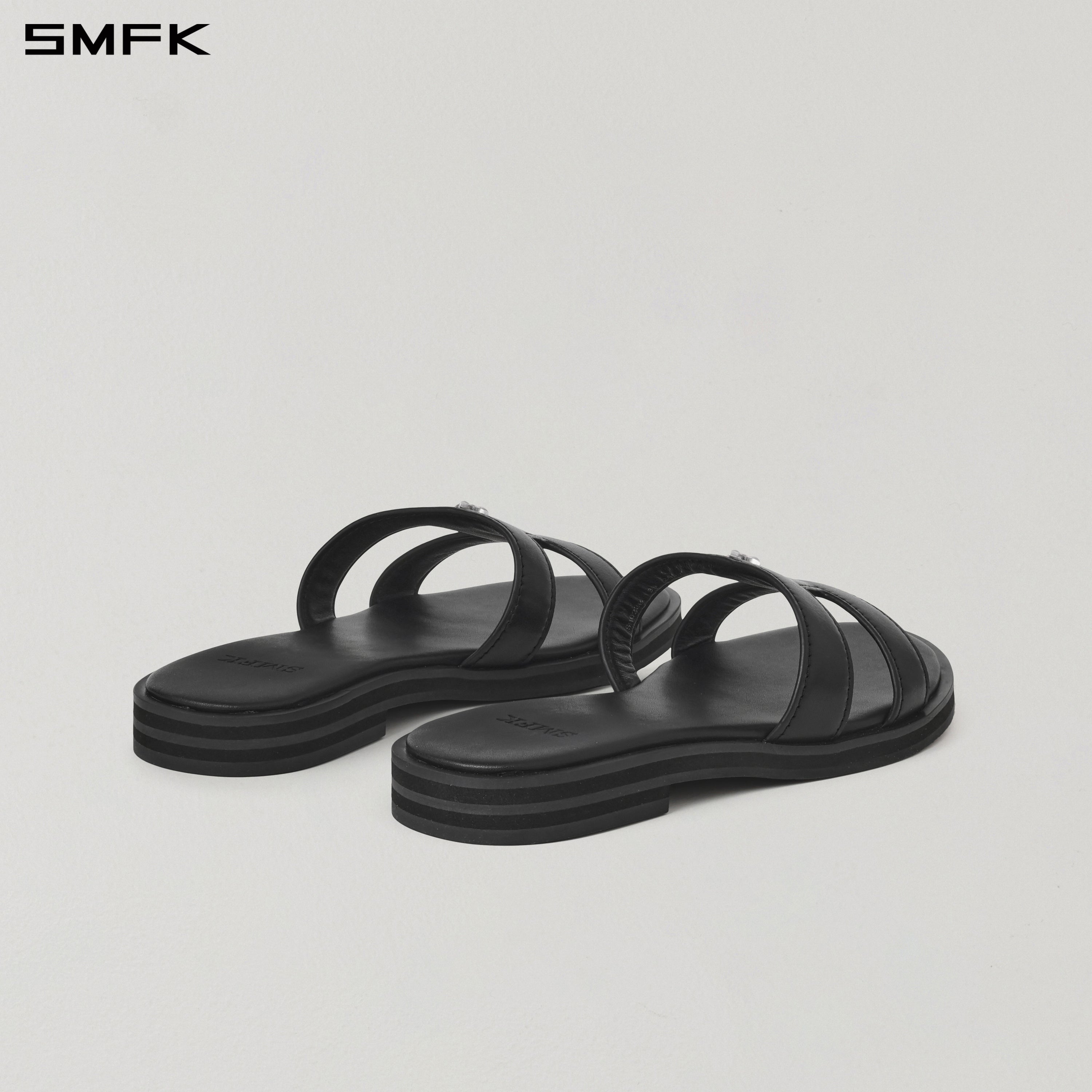 MIRAGE PRISM FLAT LEATHER SANDAL/CALF WILD BLACK