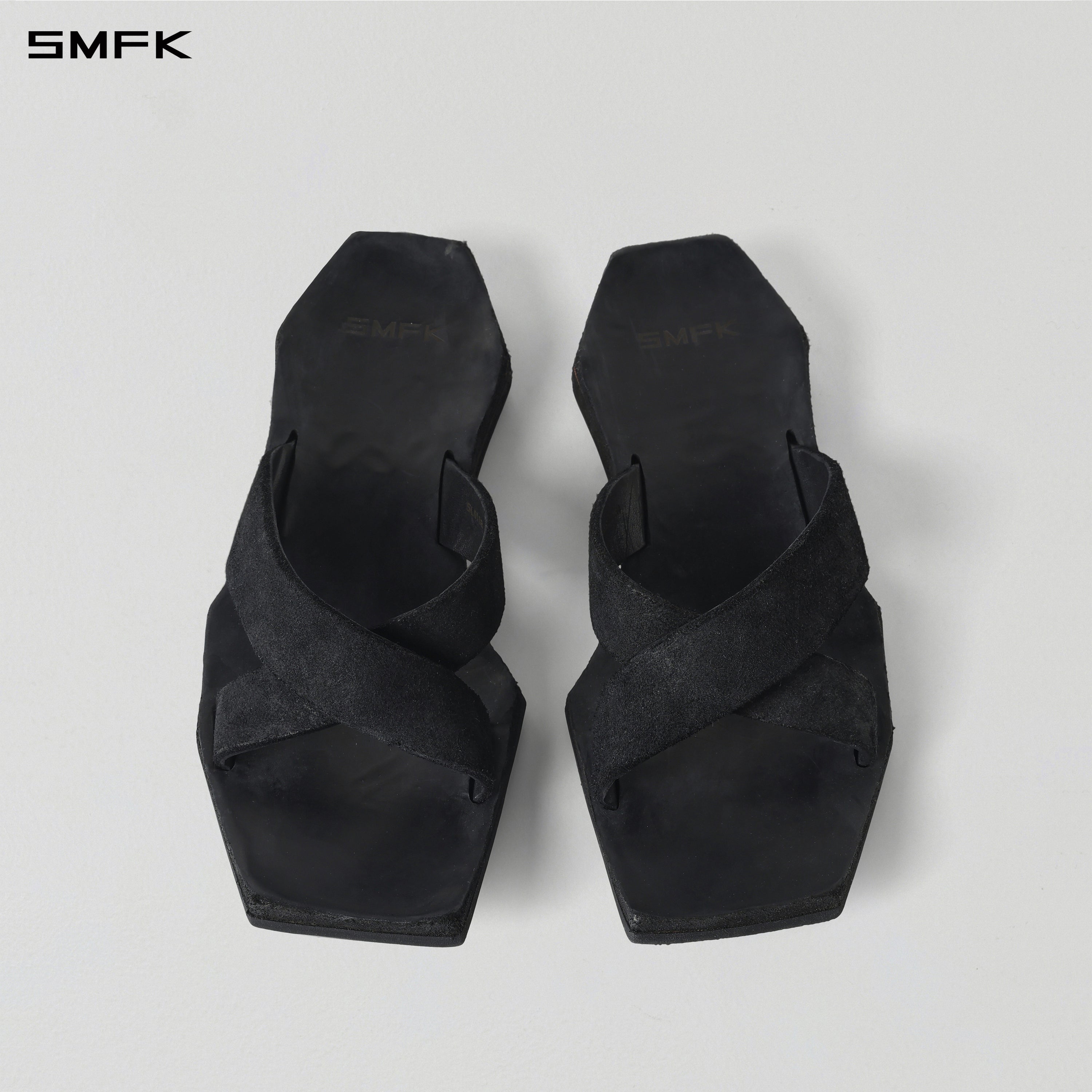PRISM ENTWINED HANDCRAFTED LEATHER SLIDES/HORSEHIDE/W WILD BLACK