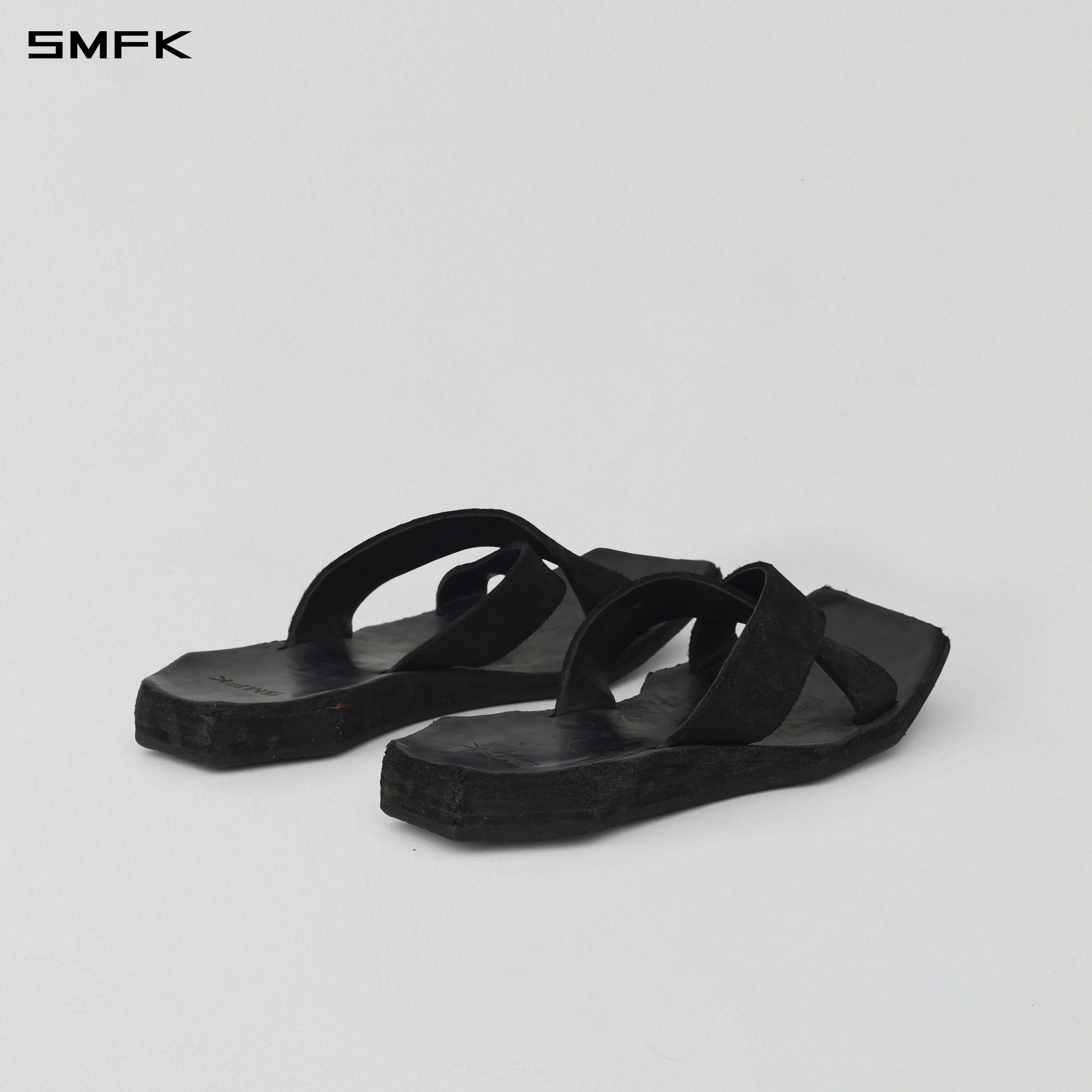 PRISM ENTWINED HANDCRAFTED LEATHER SLIDES/HORSEHIDE/W WILD BLACK
