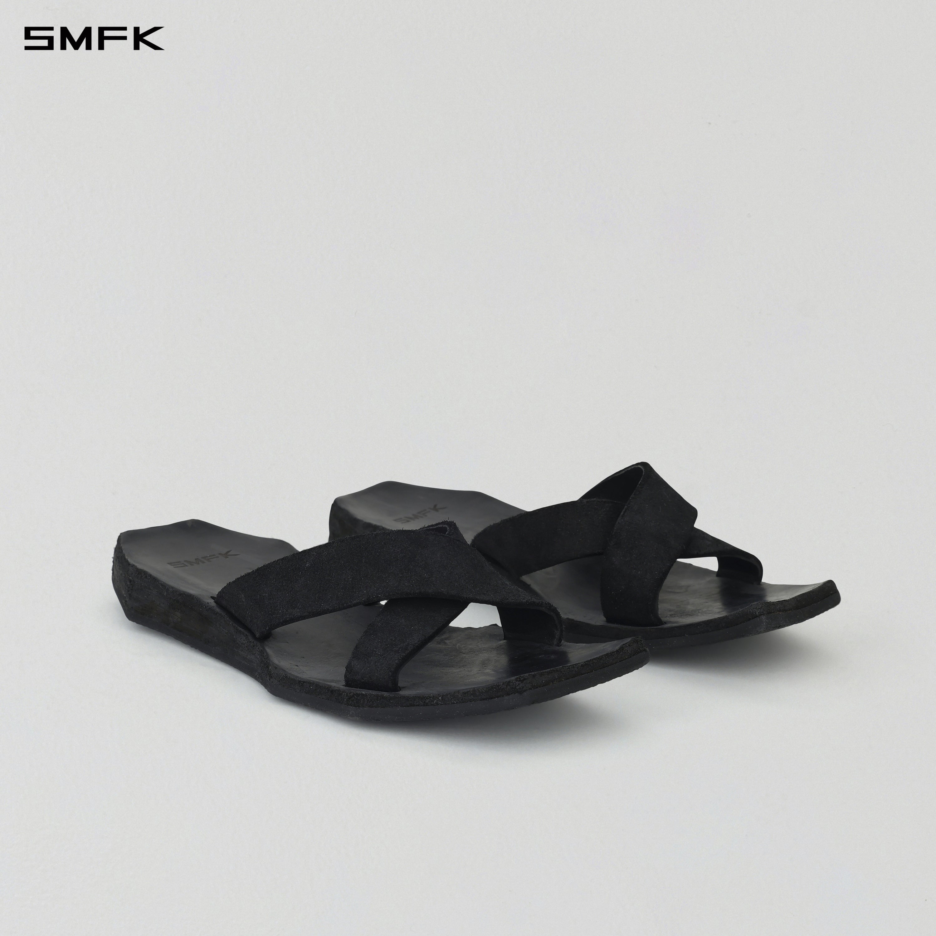 PRISM ENTWINED HANDCRAFTED LEATHER SLIDES/HORSEHIDE/W WILD BLACK