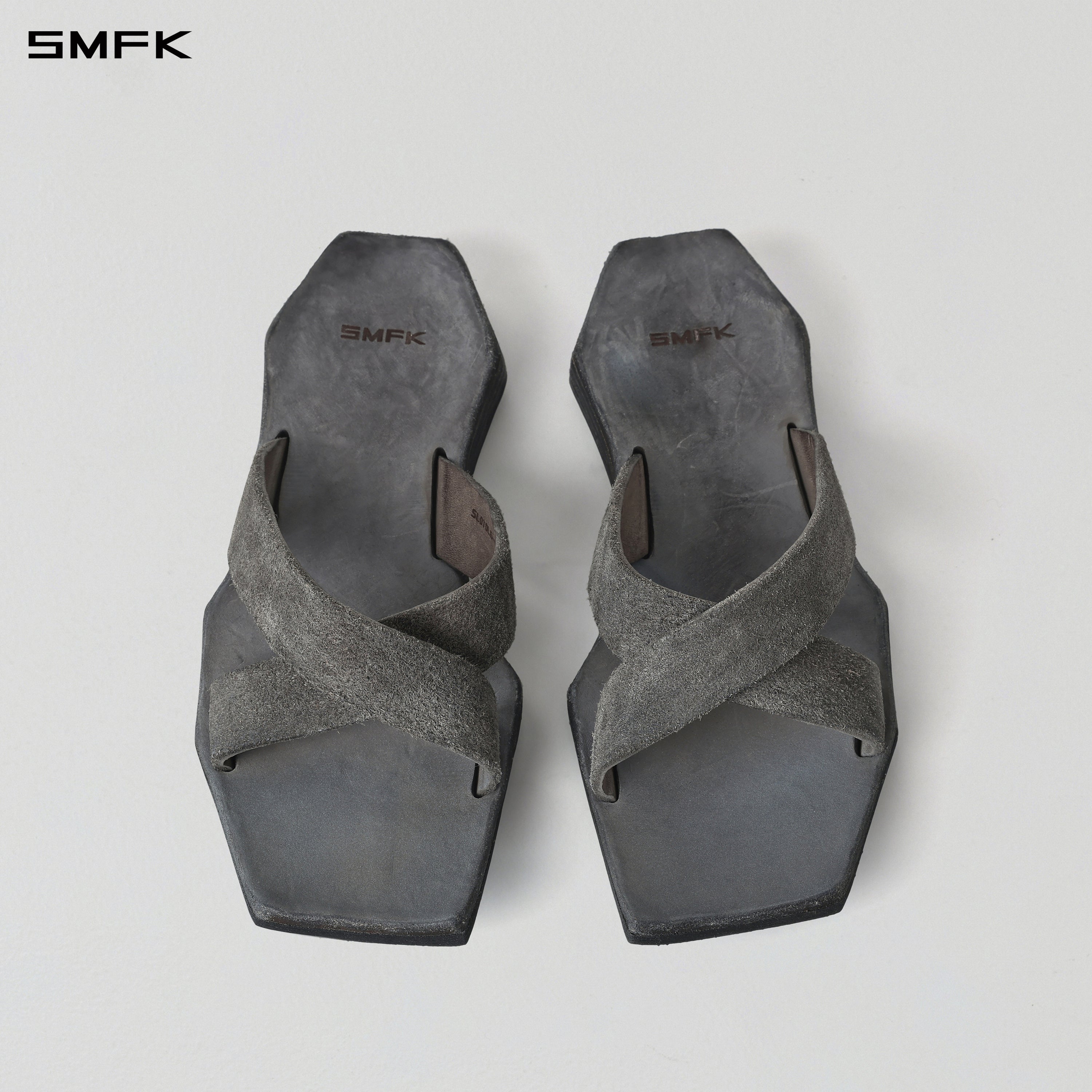 PRISM ENTWINED HANDCRAFTED LEATHER SLIDES/HORSEHIDE/W GLACIER GREY